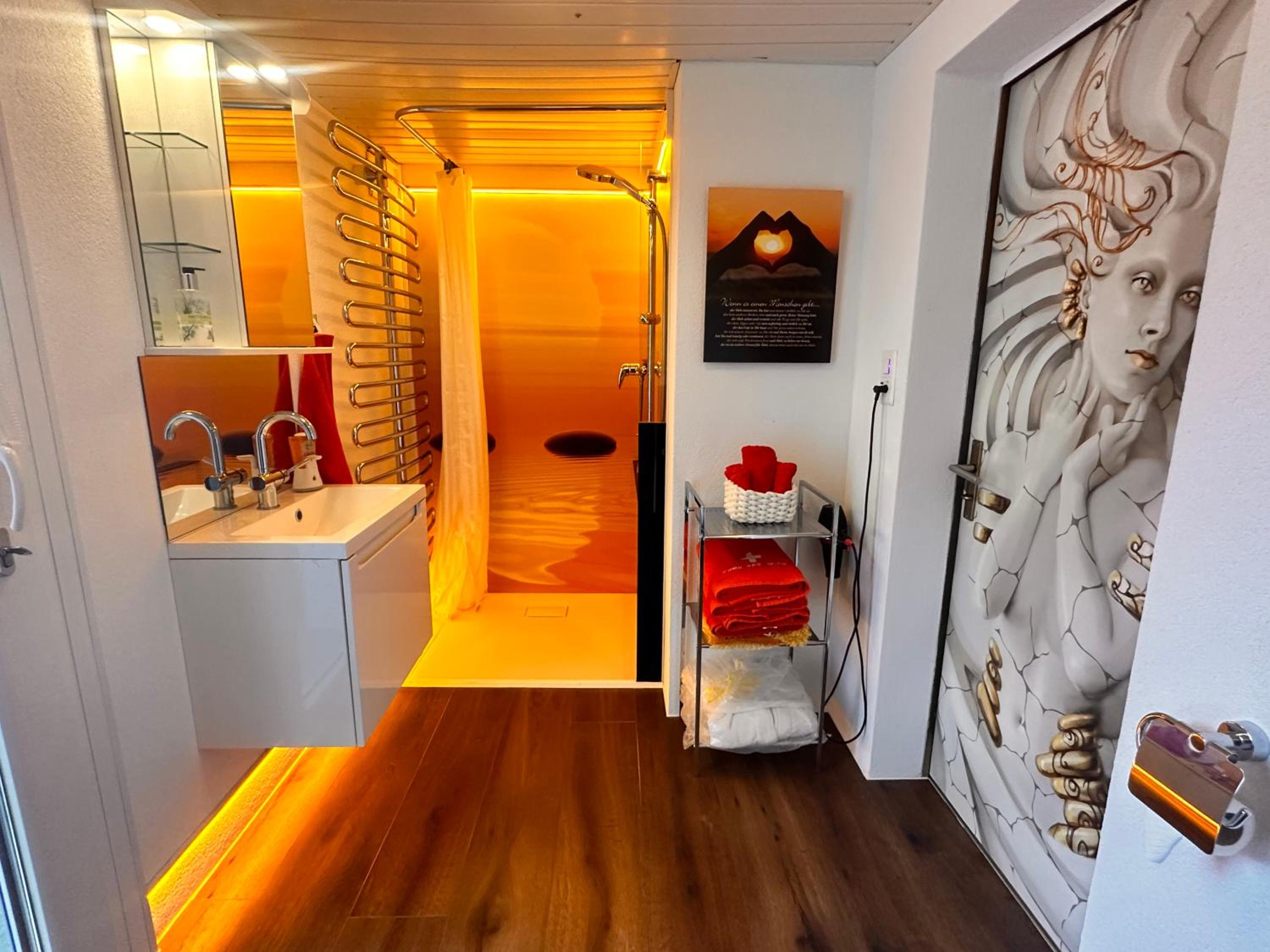 Bijouswiss " Yellow House" view 5