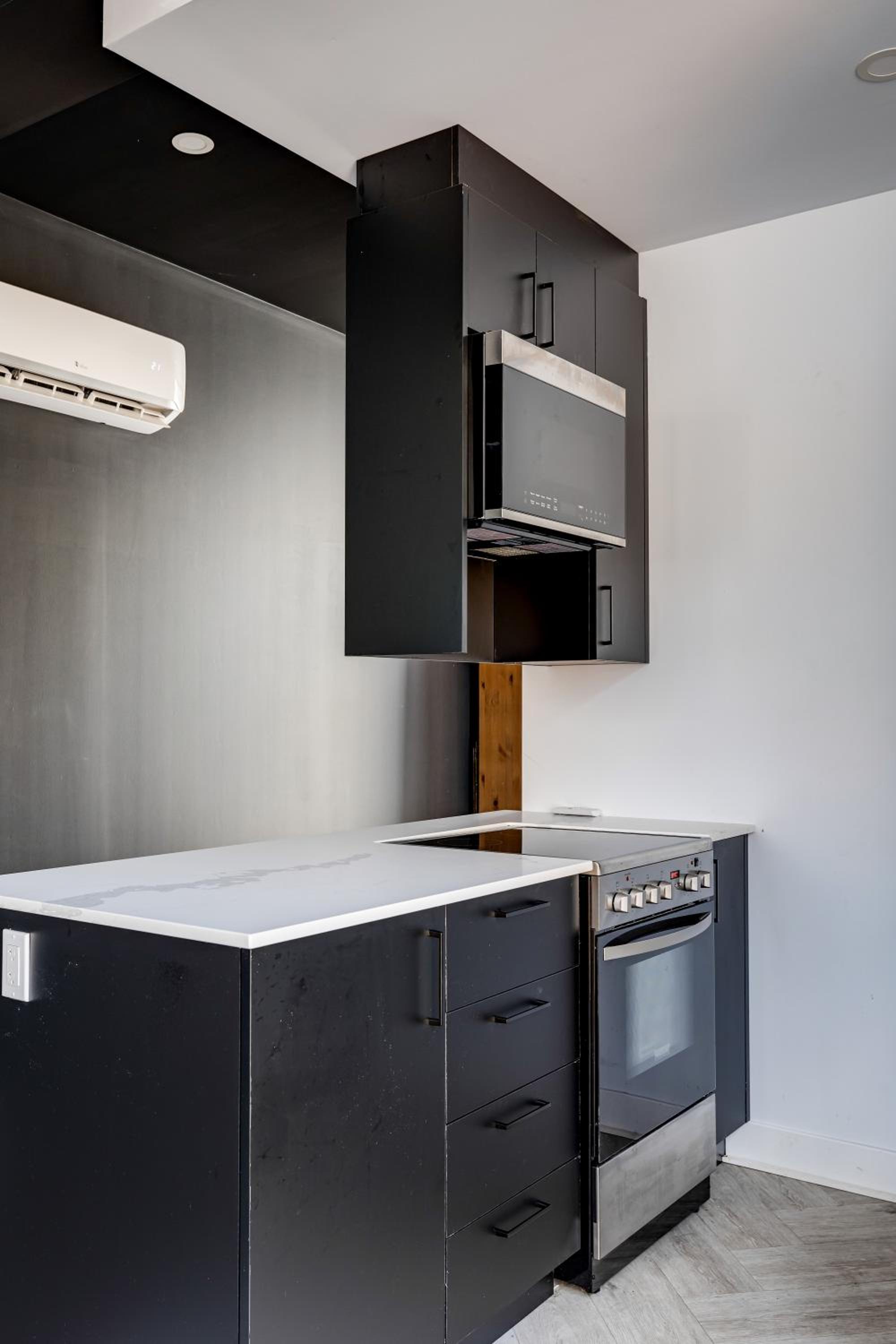 Le Black & White - Vieux-Terrebonne