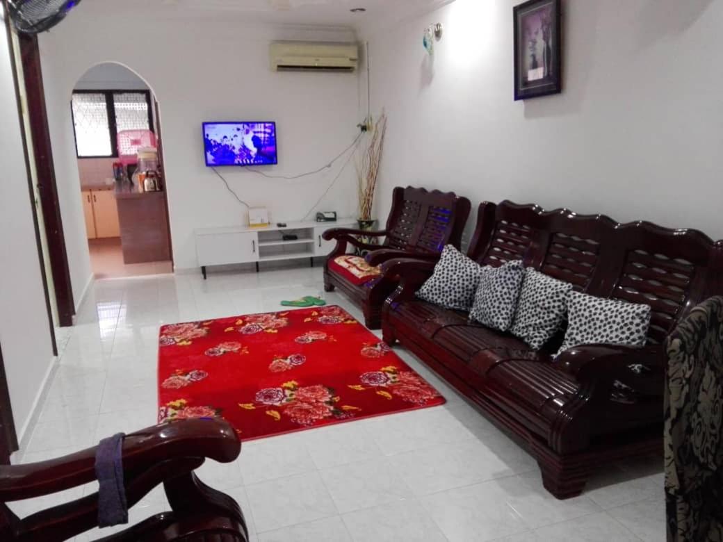 Idaman guesthouse Malay FAMILY ONLY photo 1