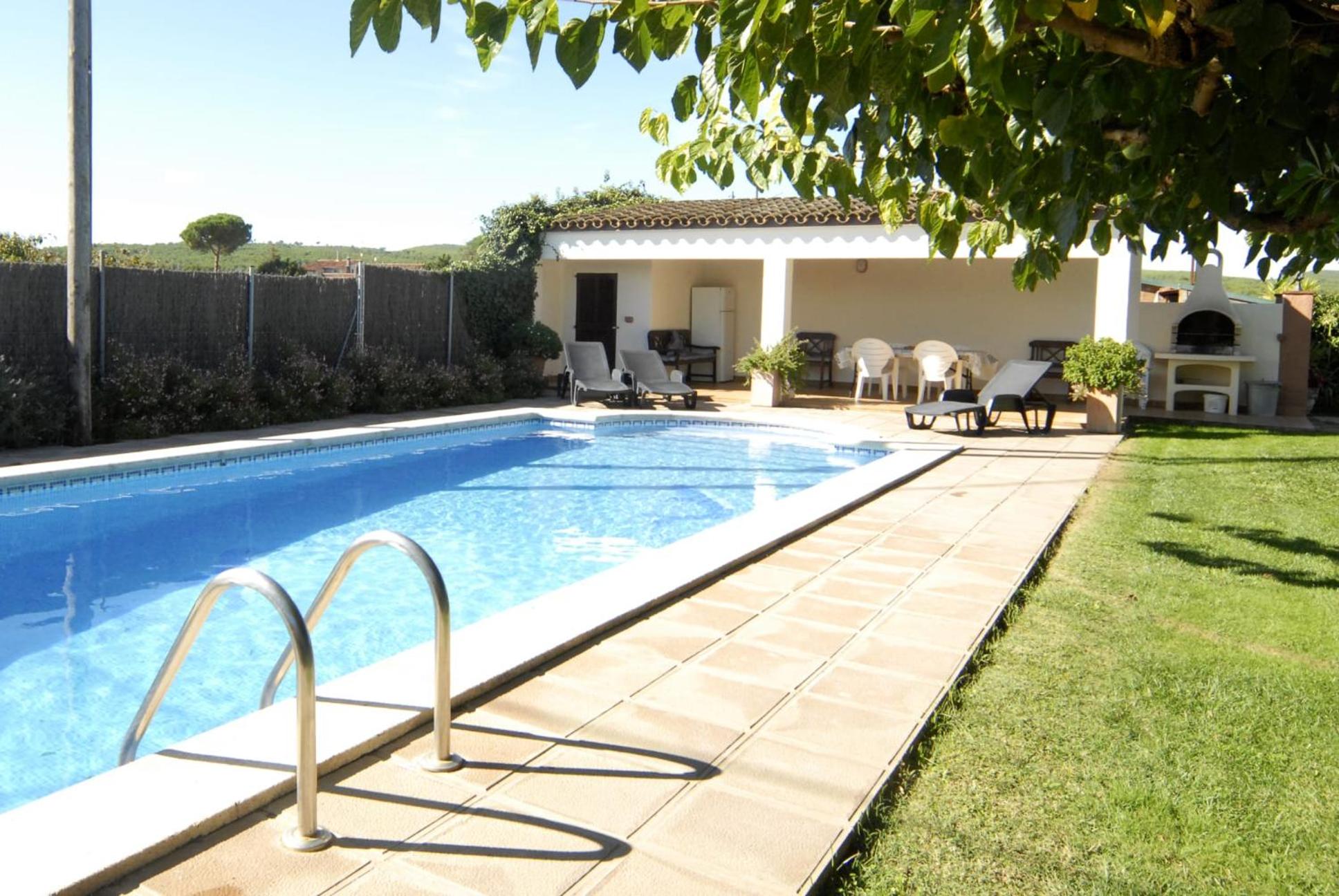 Magnolia Mas Palol, casa con piscina y barbacoa a 5min de la playa