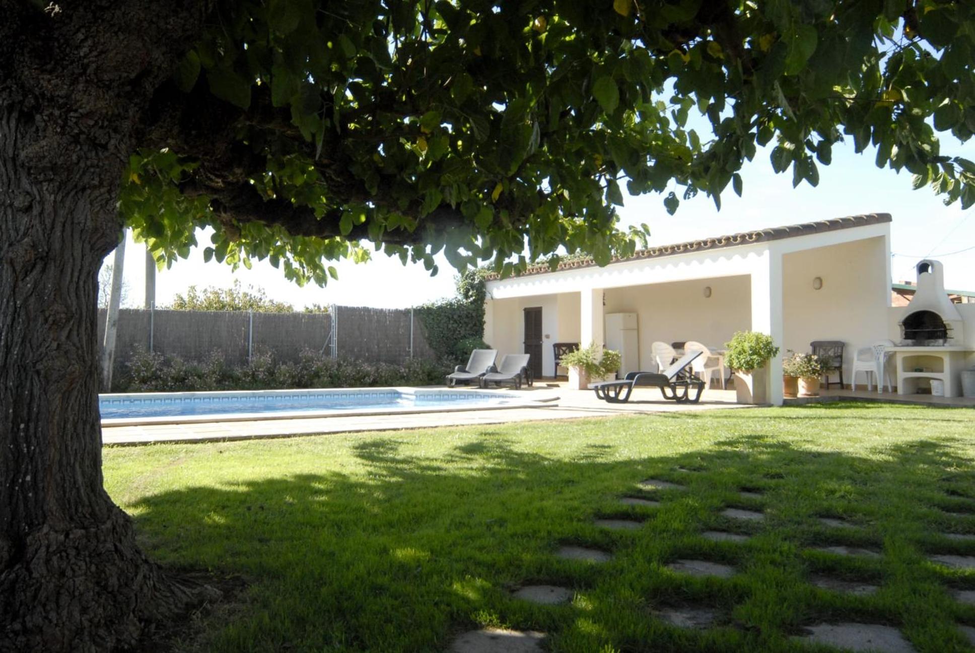 Magnolia Mas Palol, casa con piscina y barbacoa a 5min de la playa