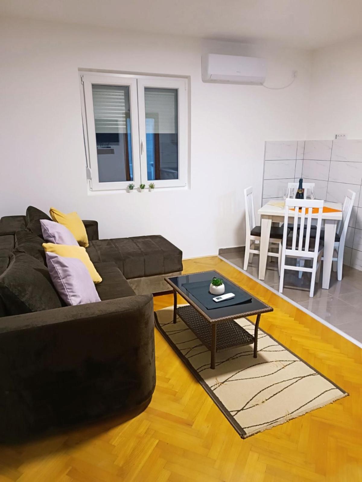 Apartmani Mir A2 view 4