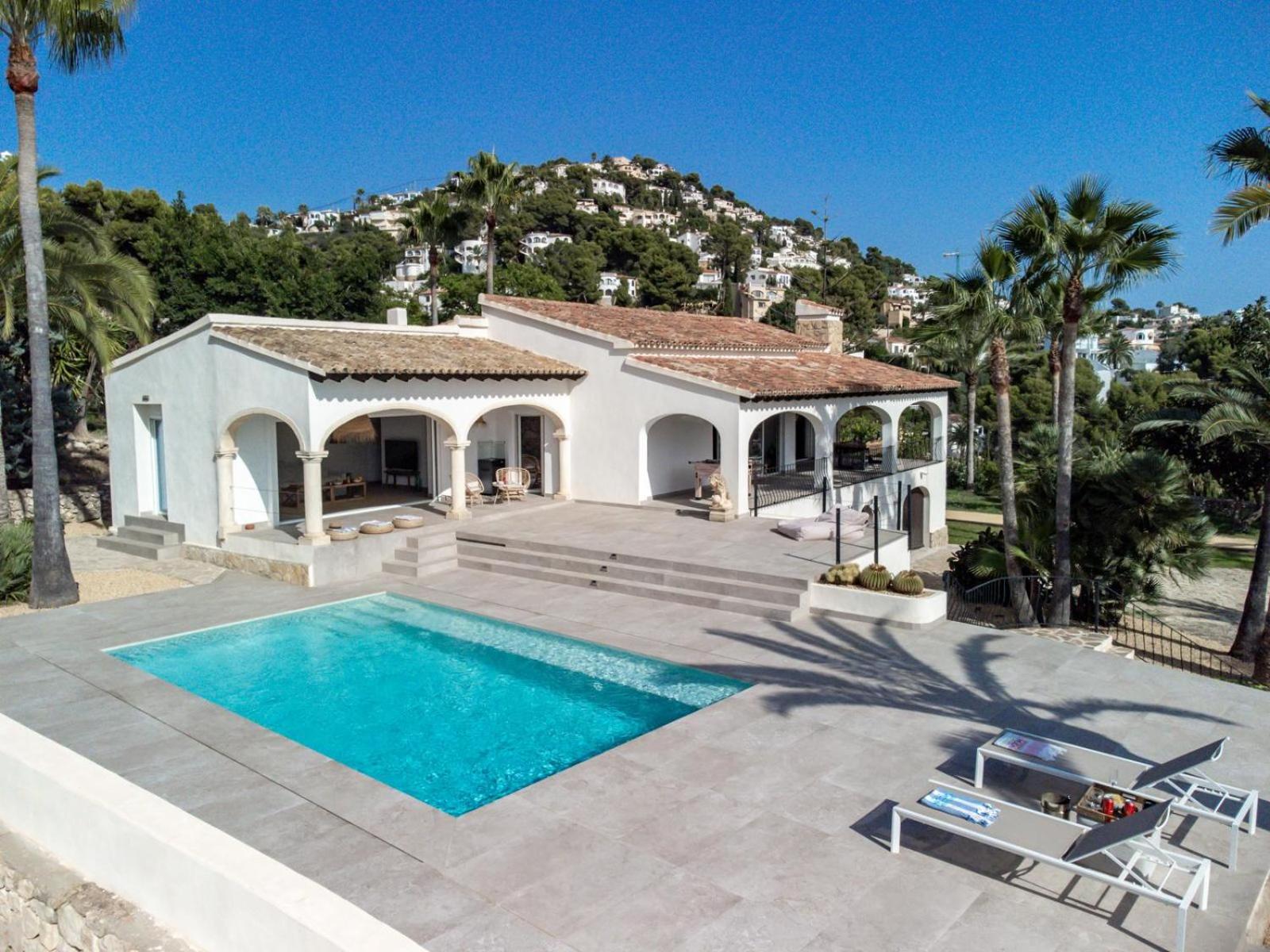 EL TORO - By Almarina Villas photo 2