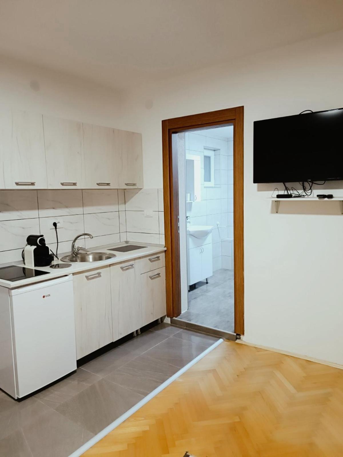 Apartmani Mir A2 view 5