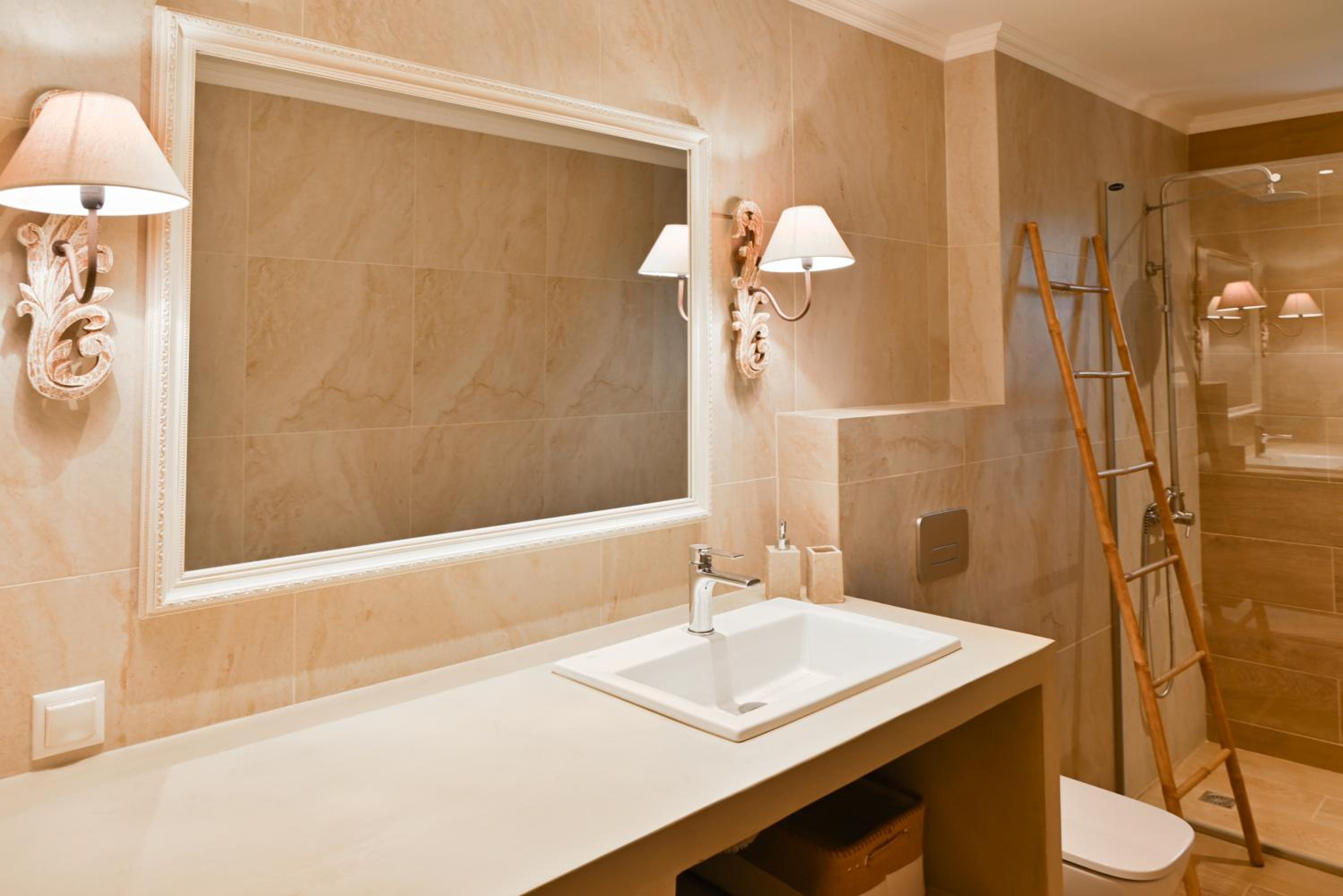 EFMAR EXCLUSIVE RESIDENCES
