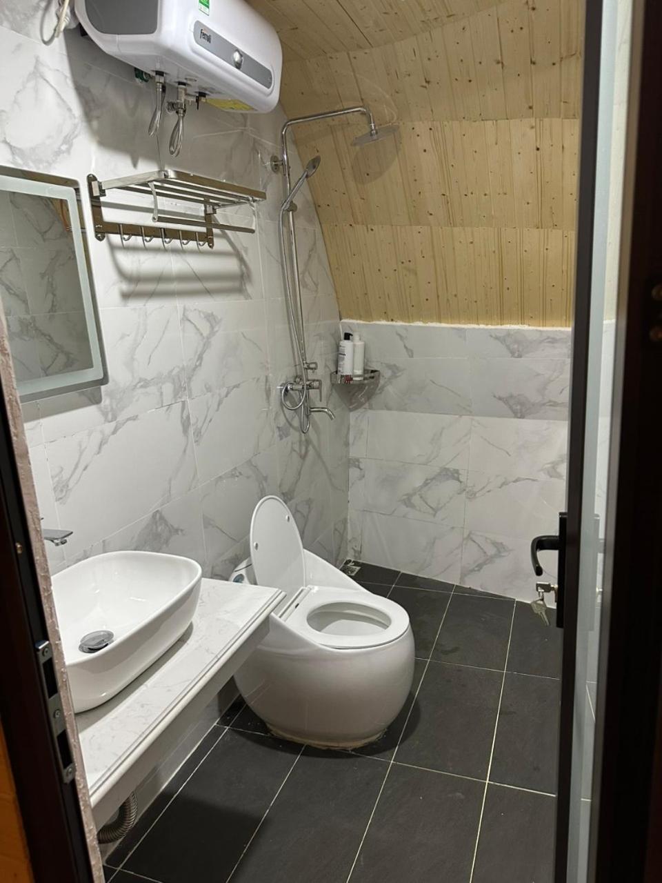 Photo 19