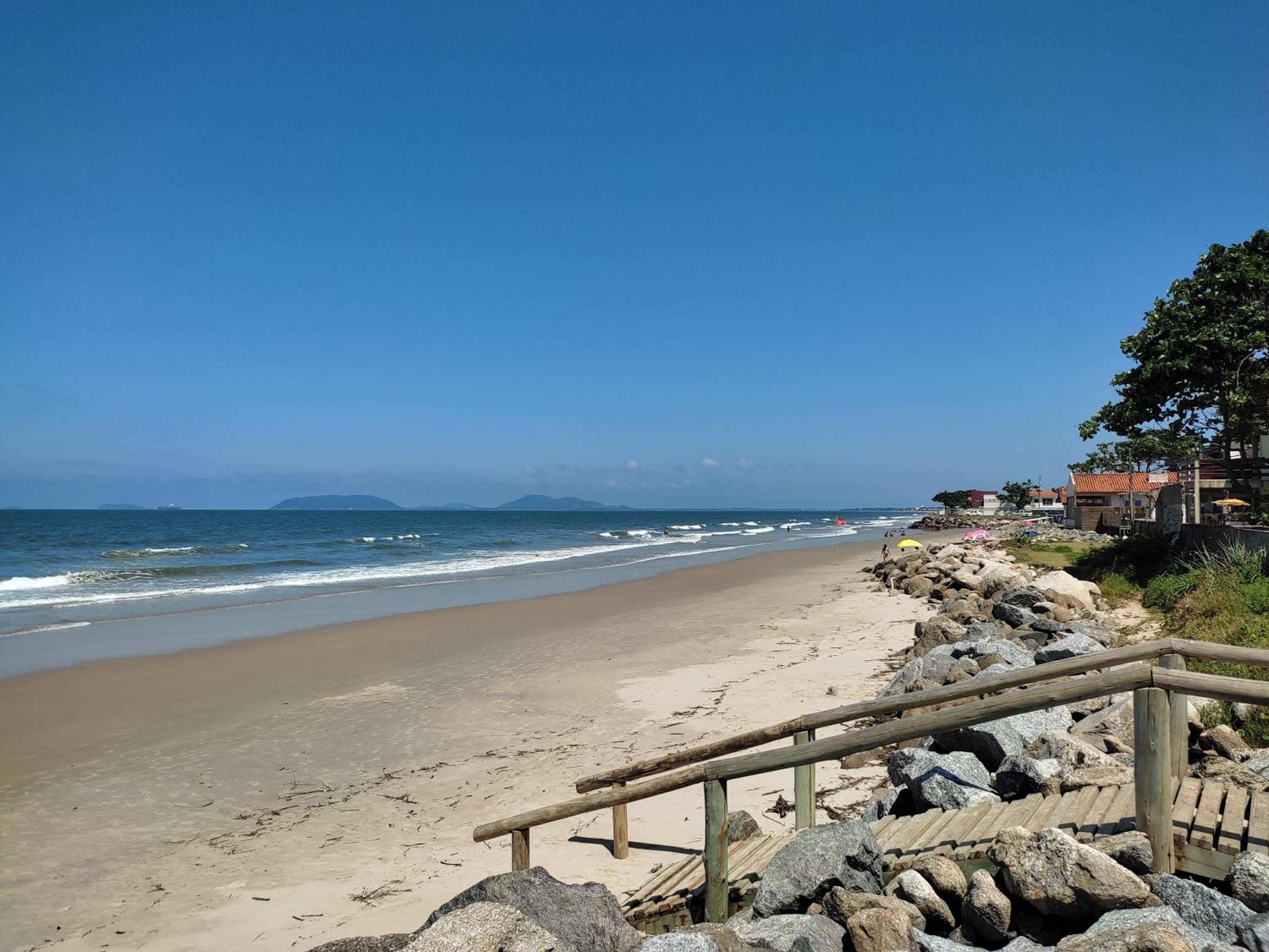 Apê Brisa do Mar: relaxe a uma quadra da praia