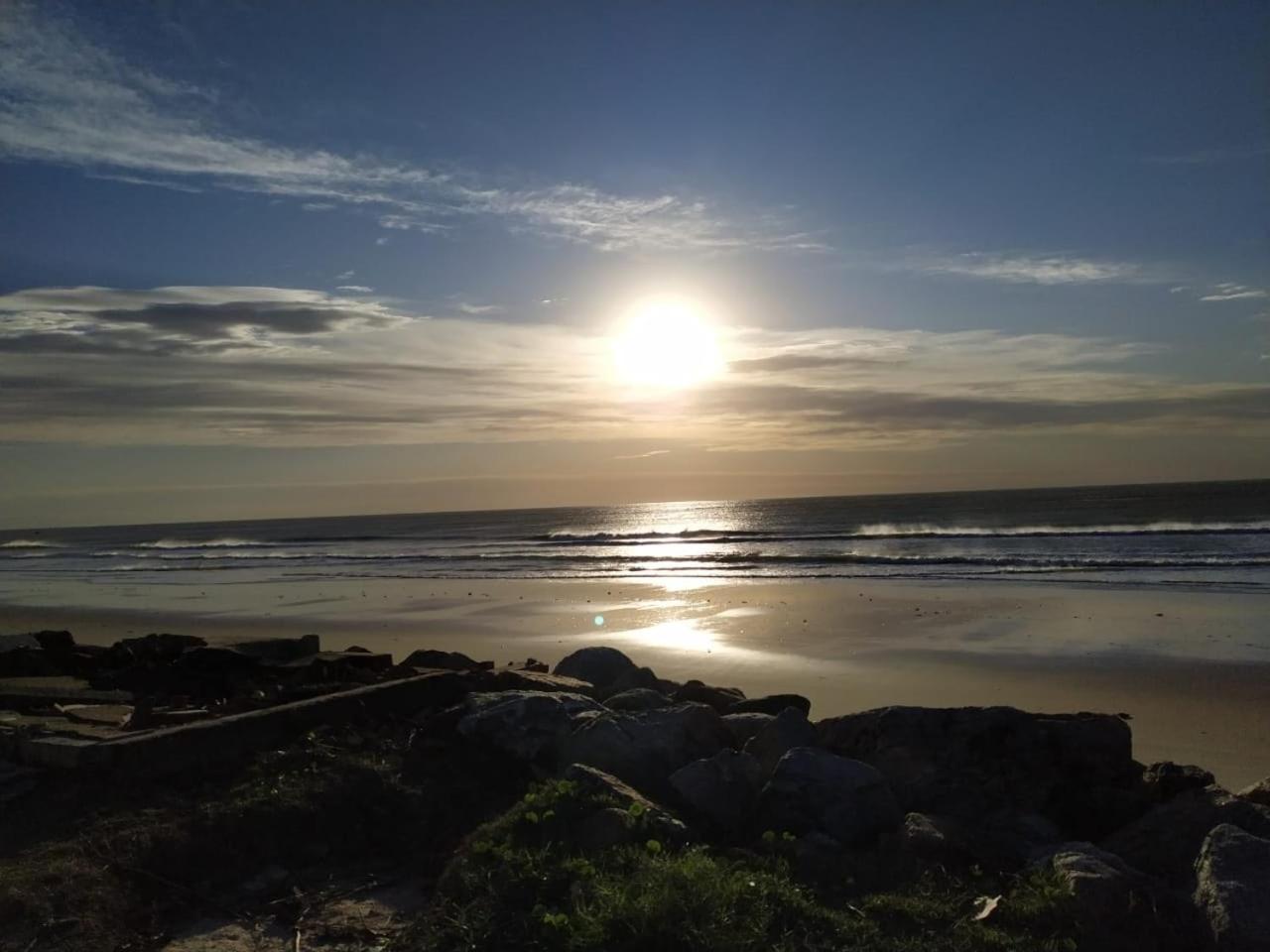 Apê Brisa do Mar: relaxe a uma quadra da praia