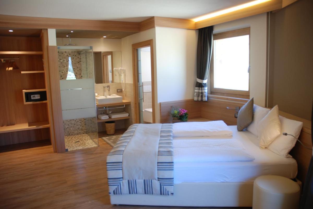 Hotel Bondi view 2