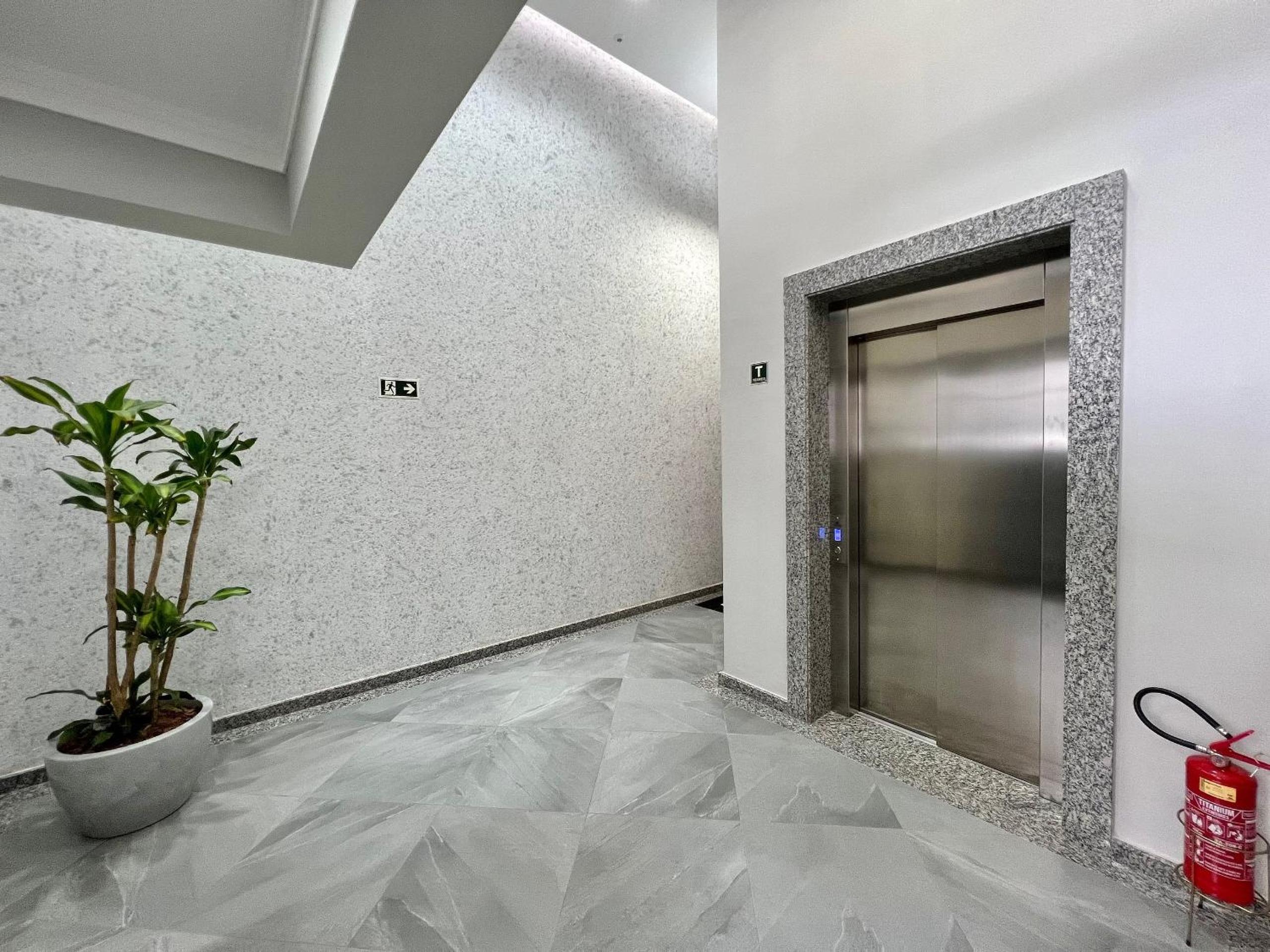 Apartamento 1 dorm esquina da Catedral by Achei