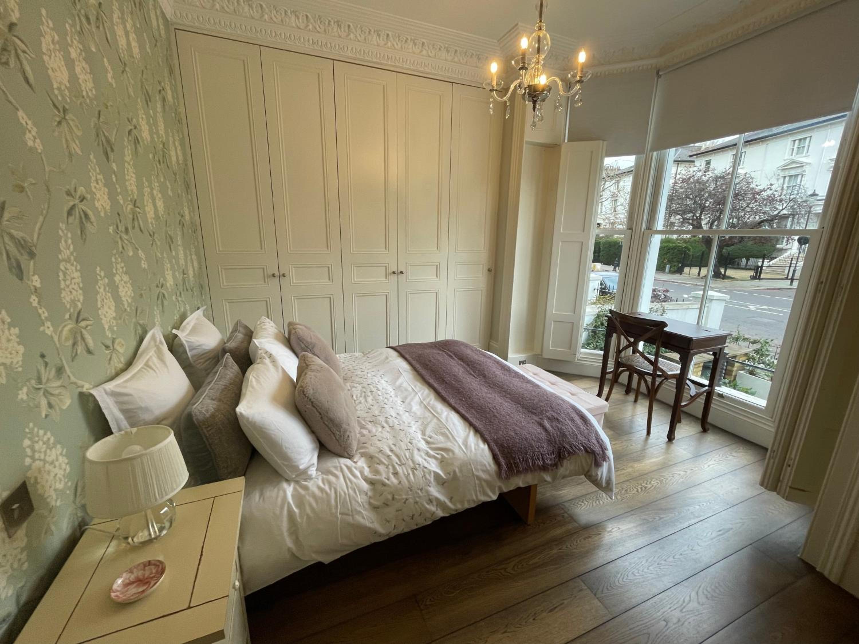 Stylish 3-bedroom flat in Kensington