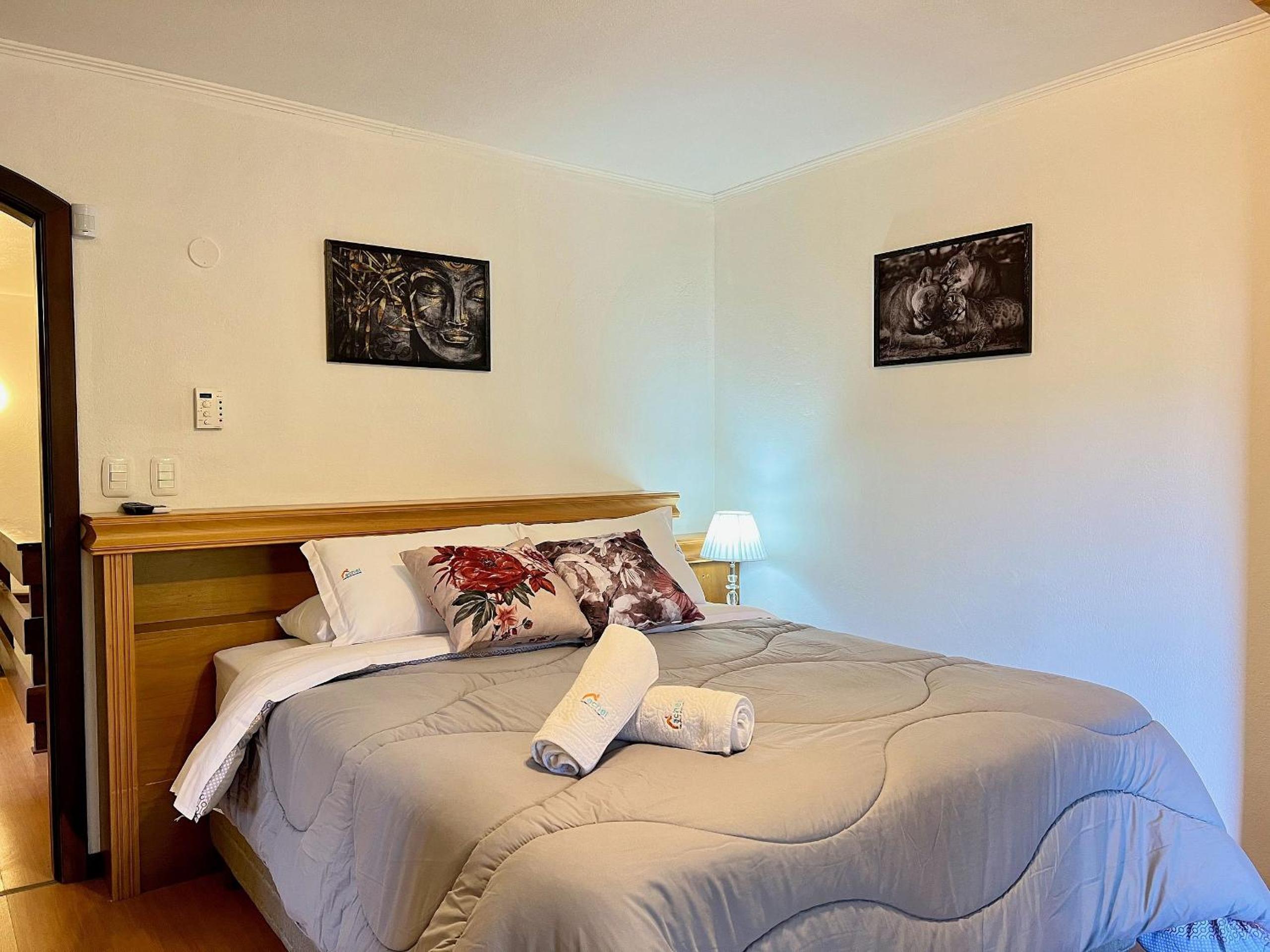 Casa Allegro 3dorm prox Lago Negro by AcheiGramado