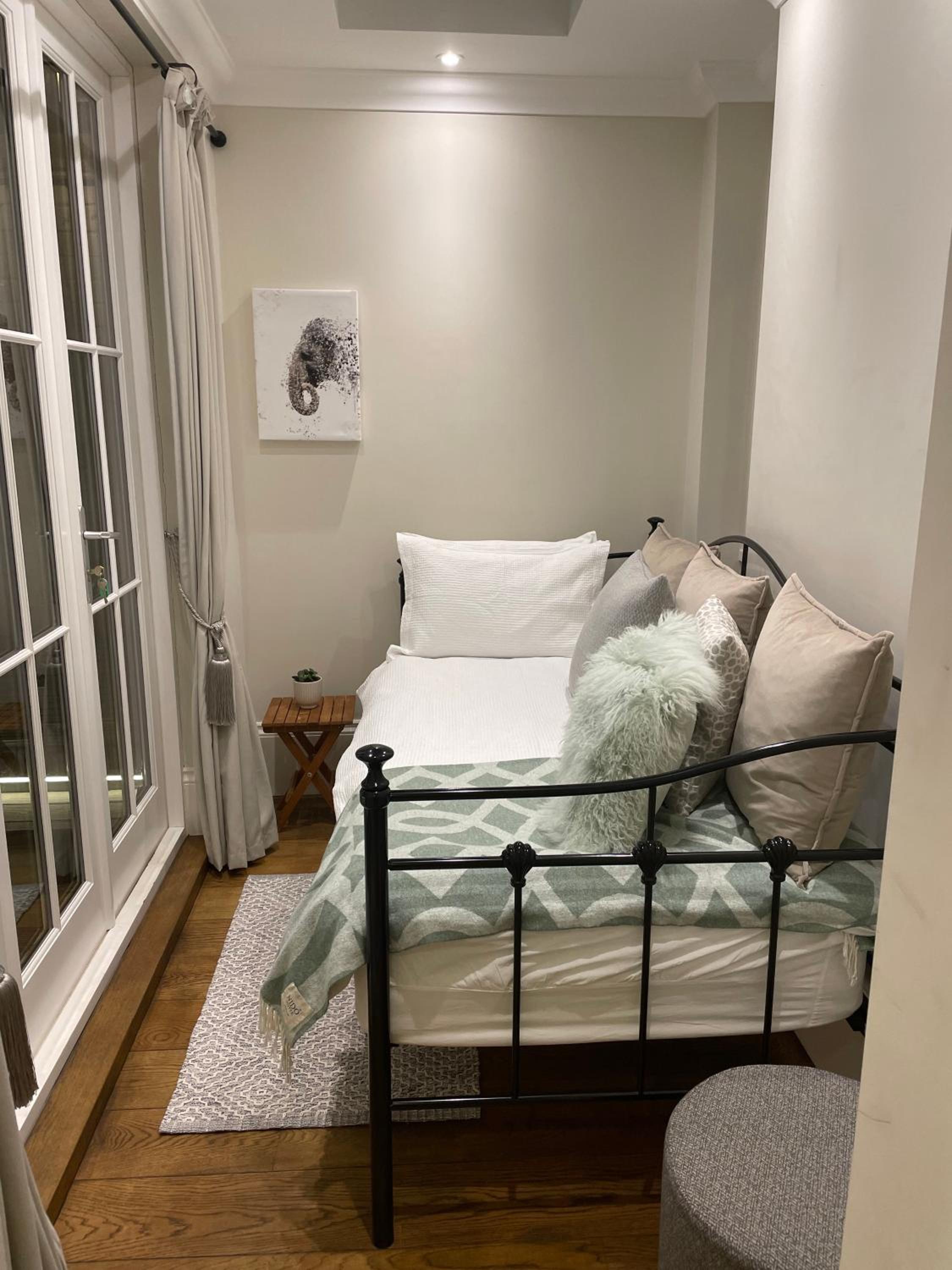 Stylish 3-bedroom flat in Kensington