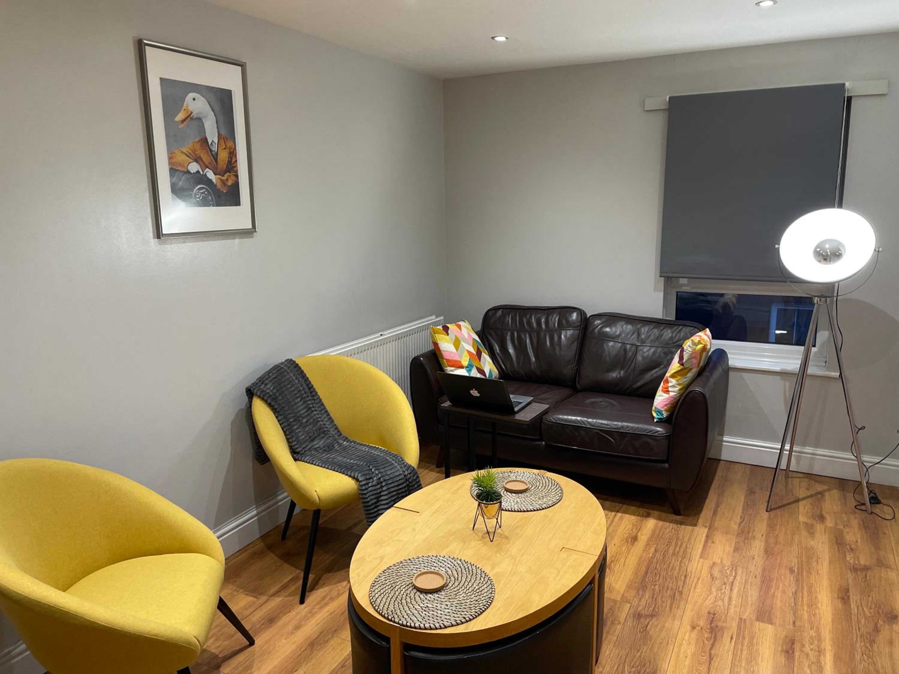 2 Bedroom Apartment Chiswick Park Tube Station