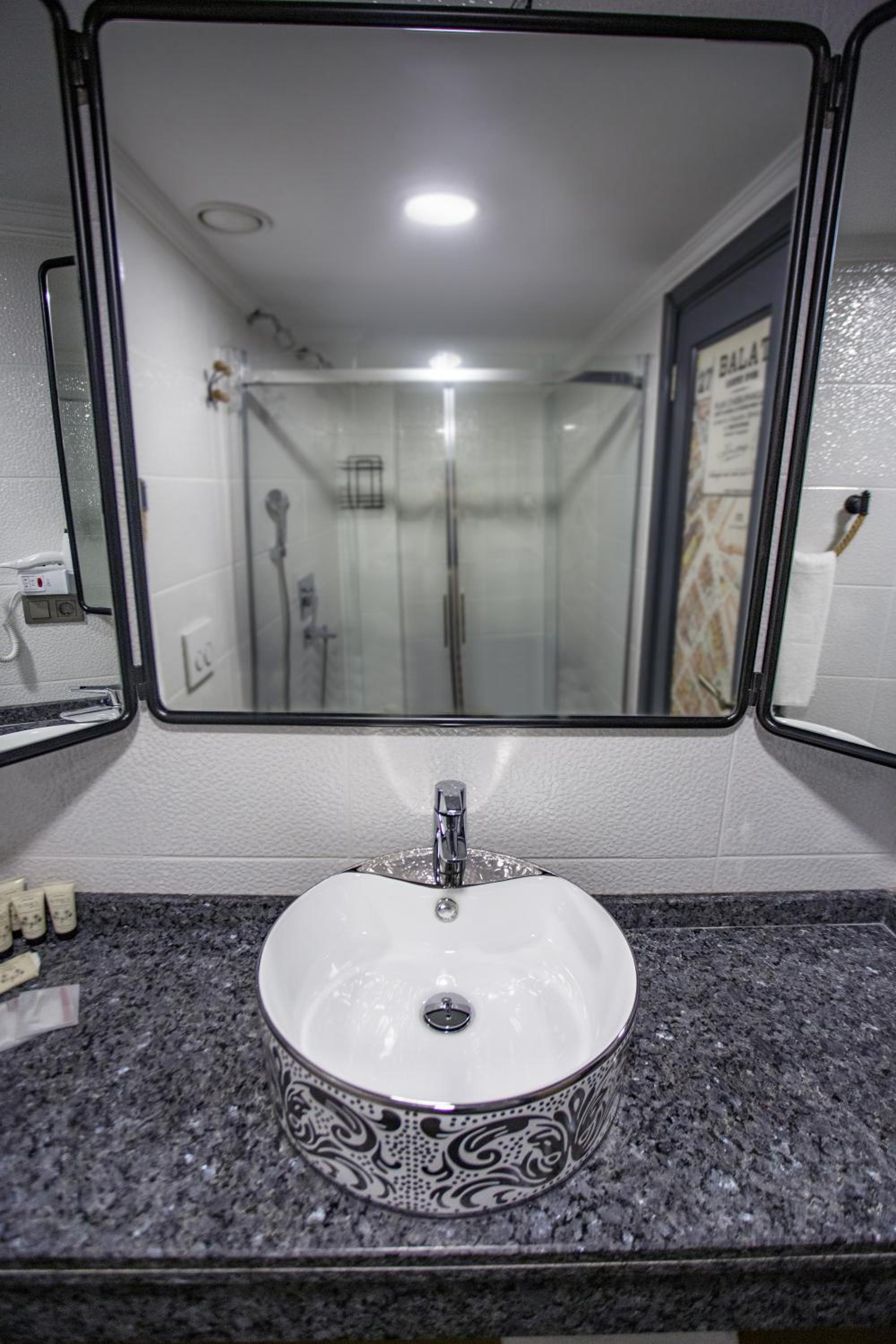 Petrion Otel - Image 84