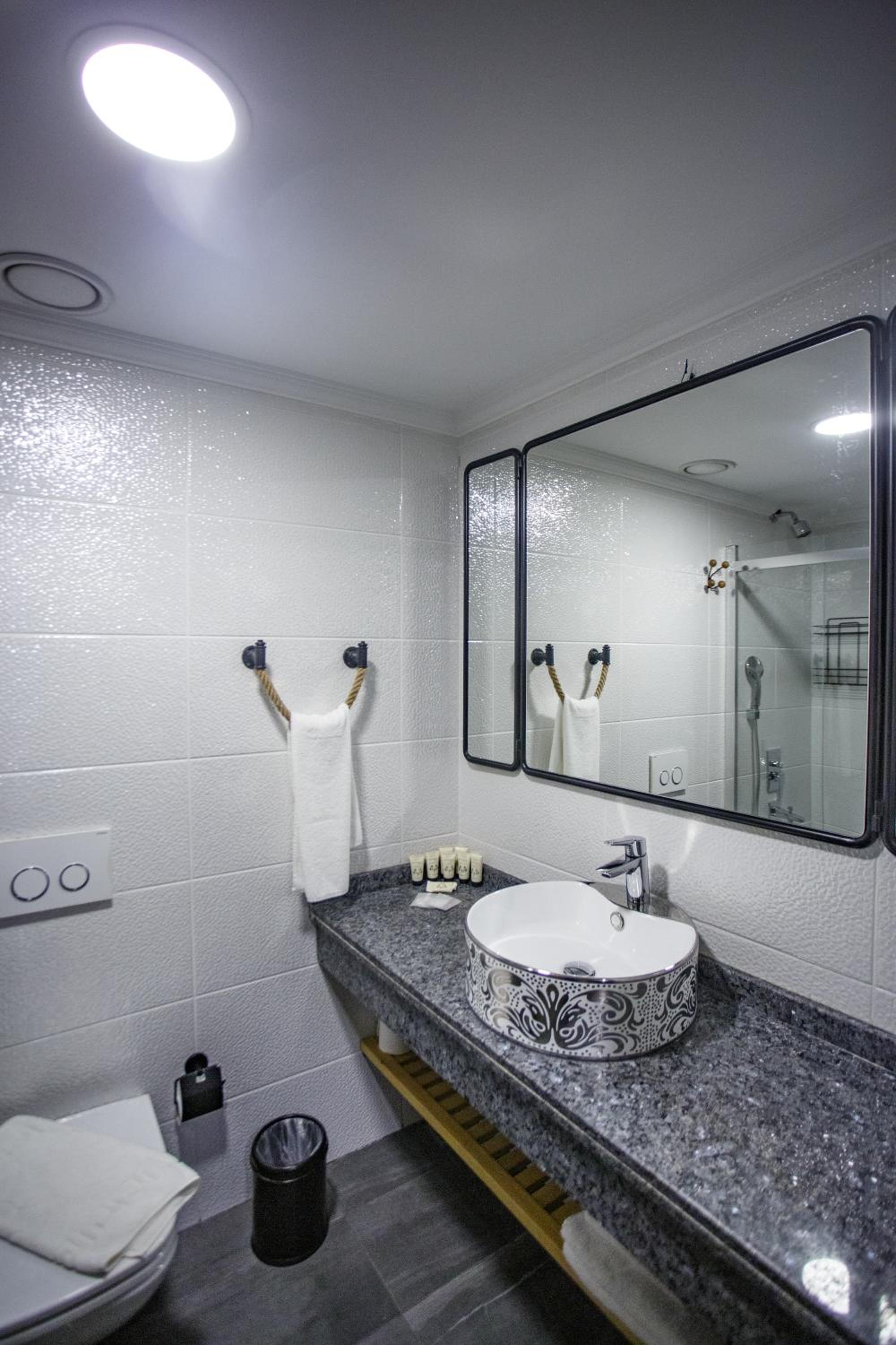 Petrion Otel - Image 86