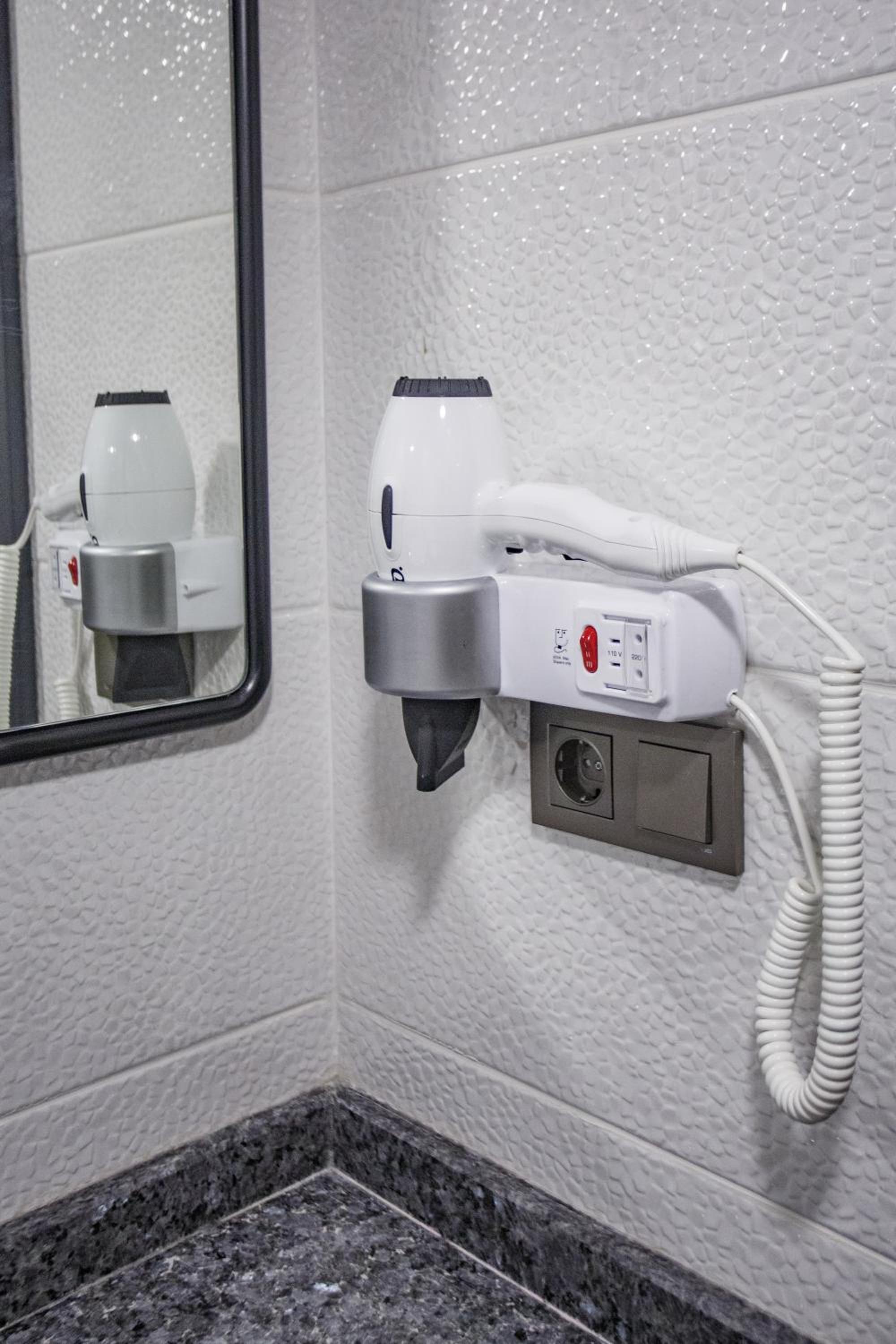 Petrion Otel - Image 32