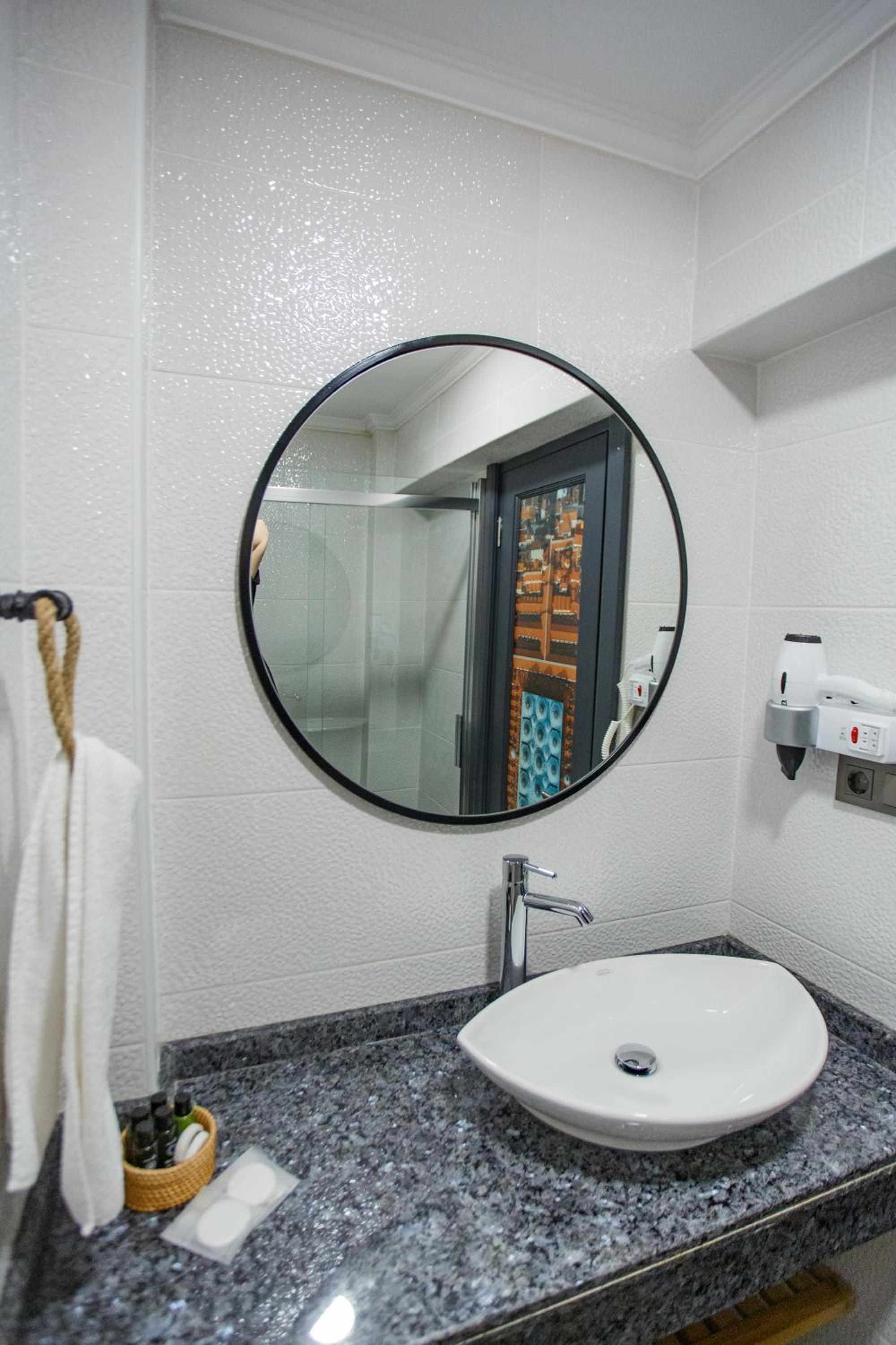 Petrion Otel - Image 89