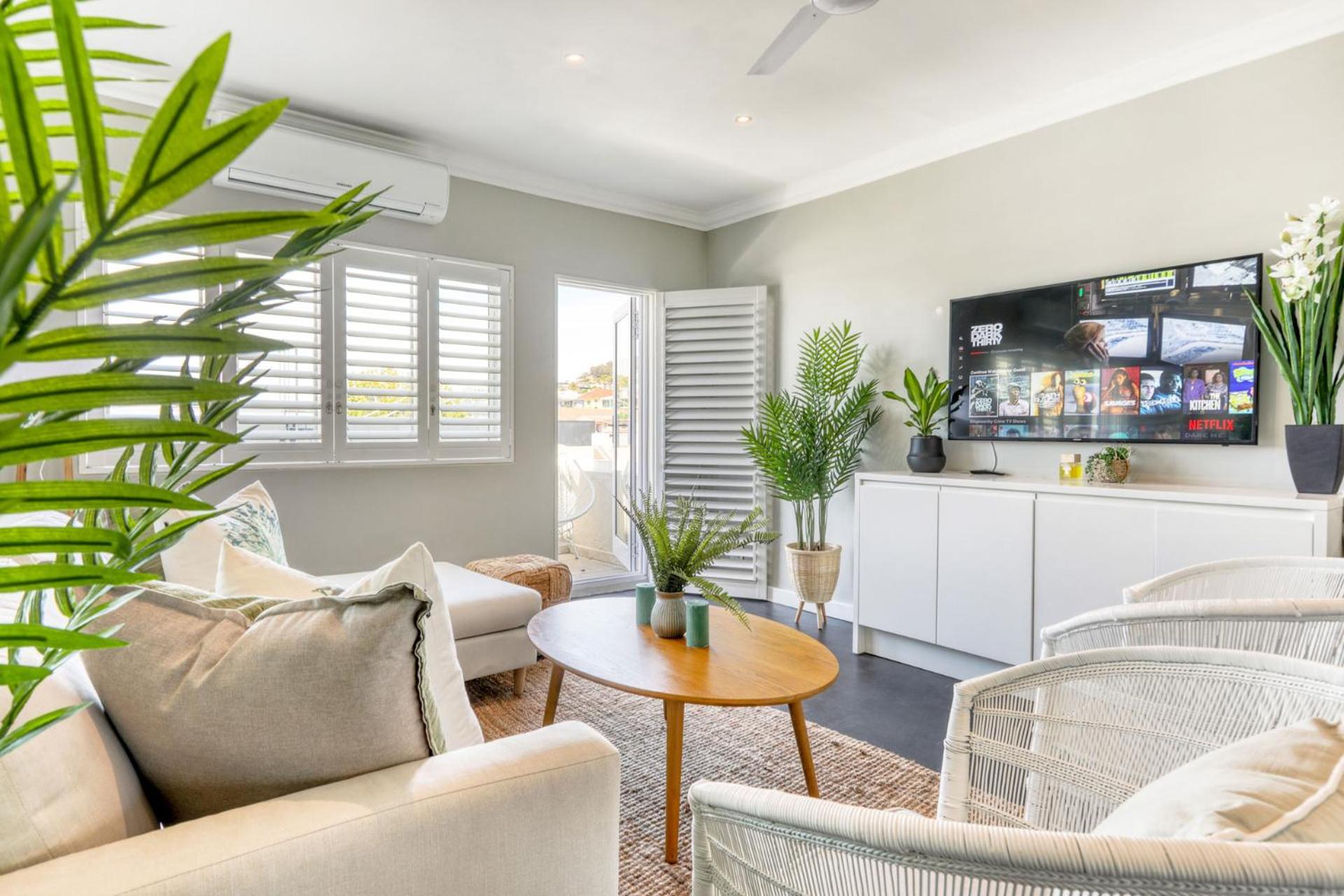Backup-Powered Elegant Promenade Retreat