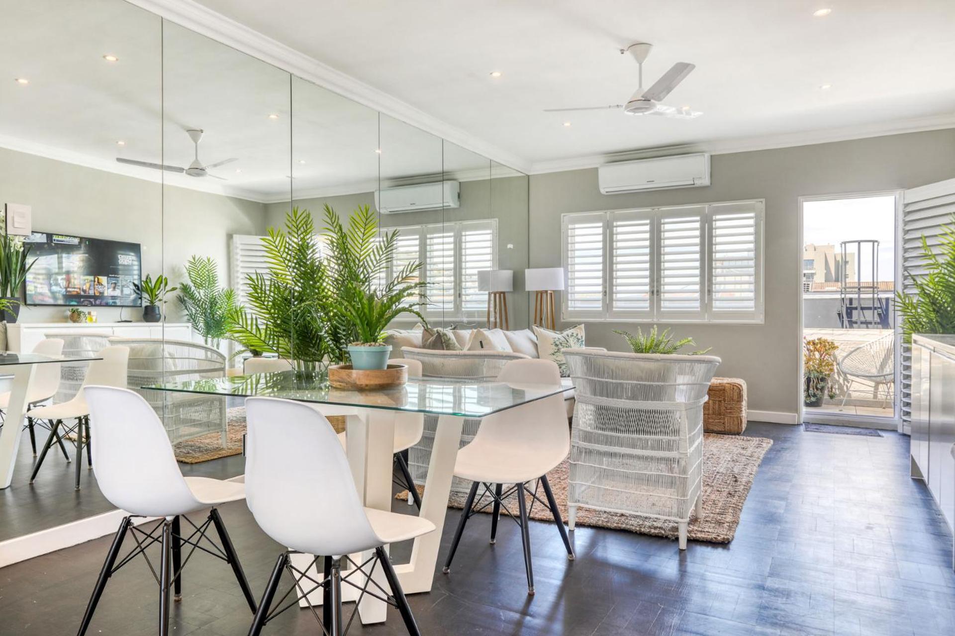Backup-Powered Elegant Promenade Retreat