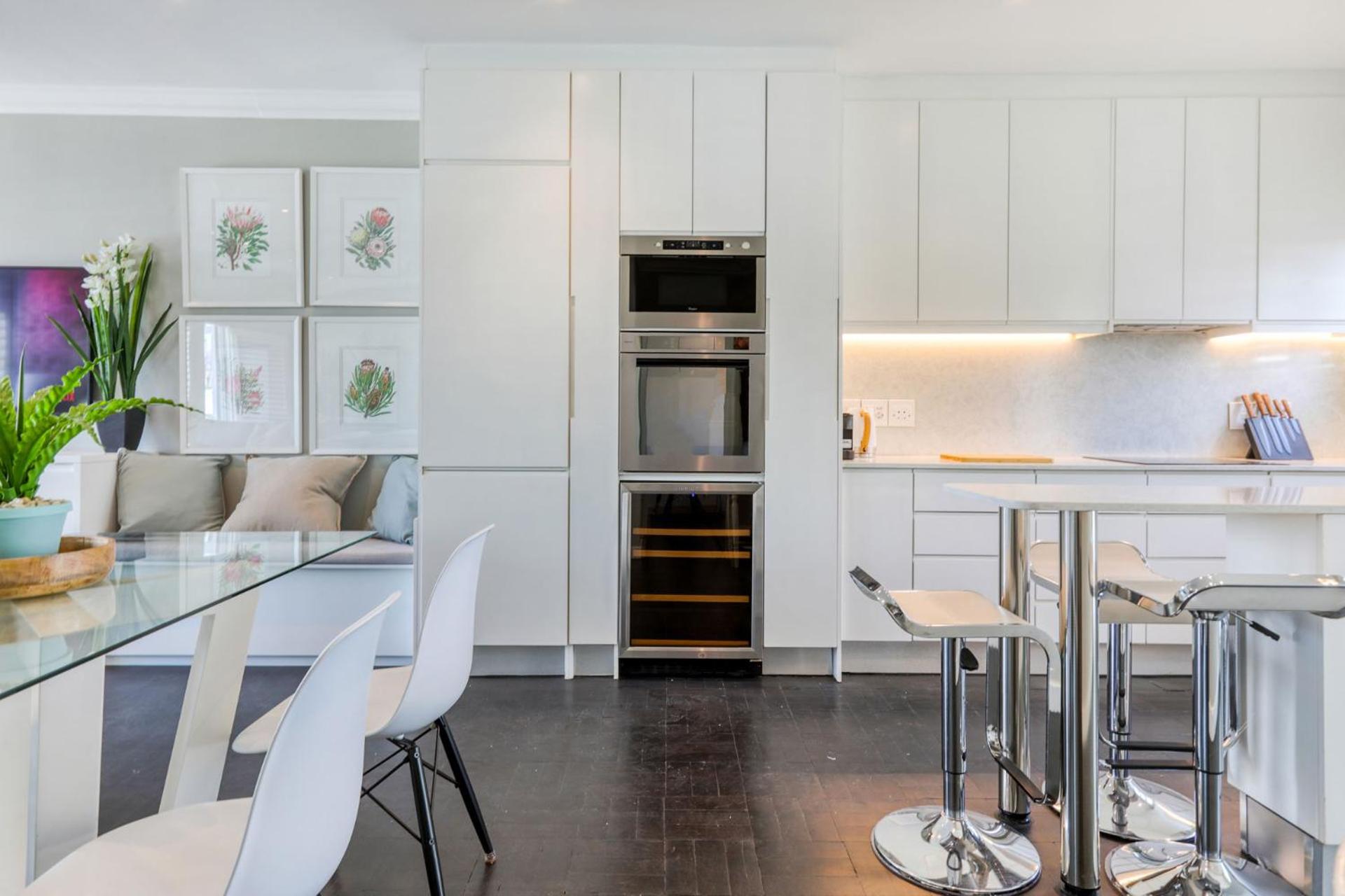 Backup-Powered Elegant Promenade Retreat