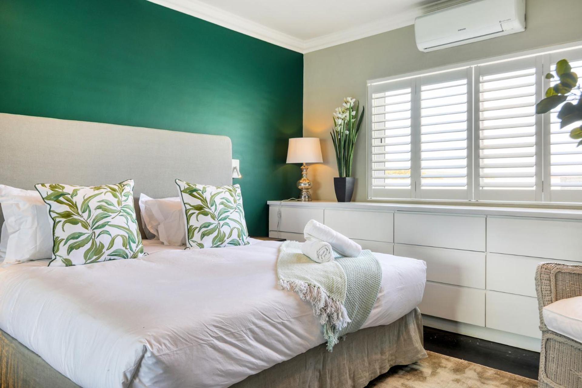 Backup-Powered Elegant Promenade Retreat