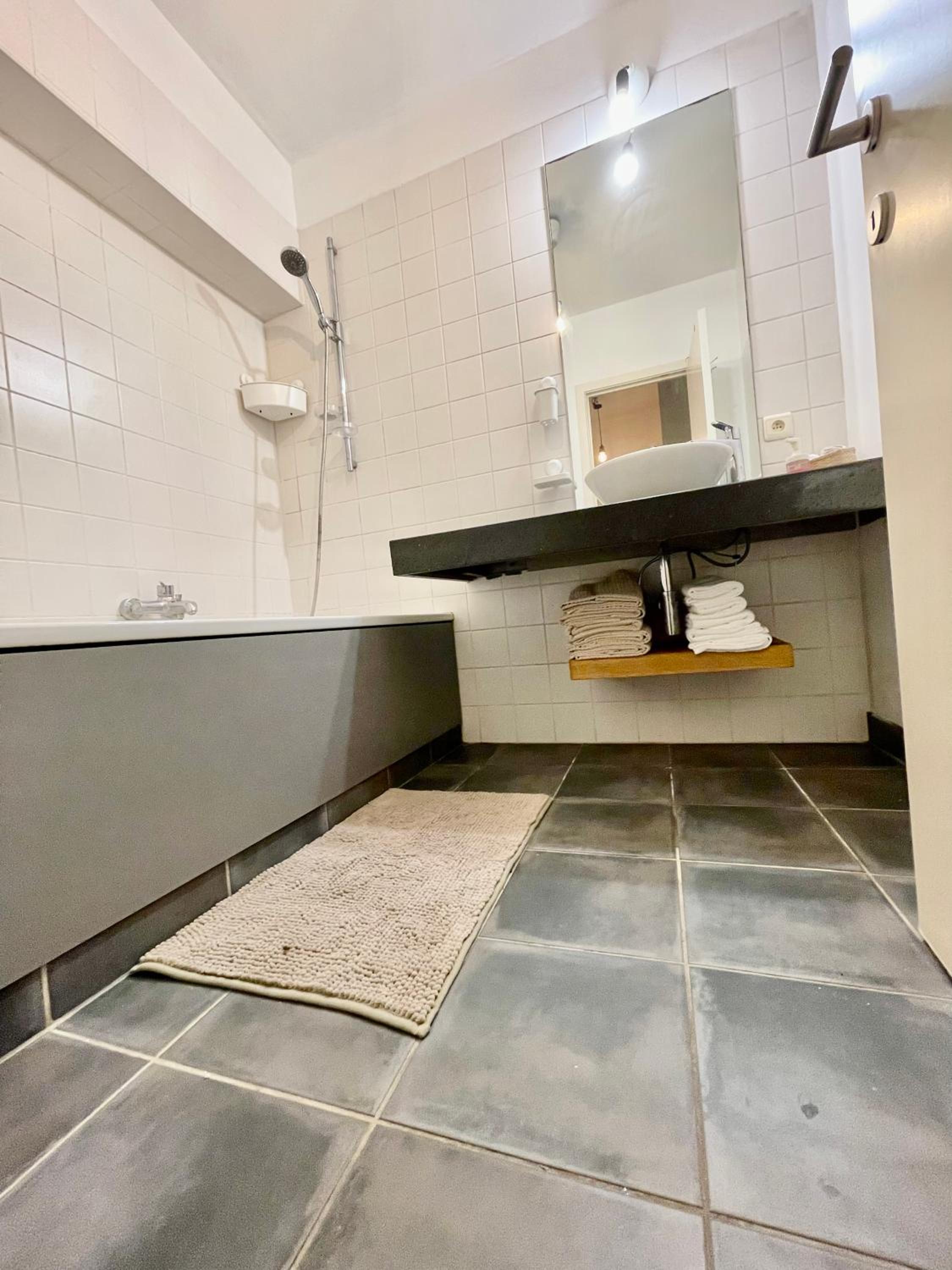 Down-Town 1 Bedroom Flat