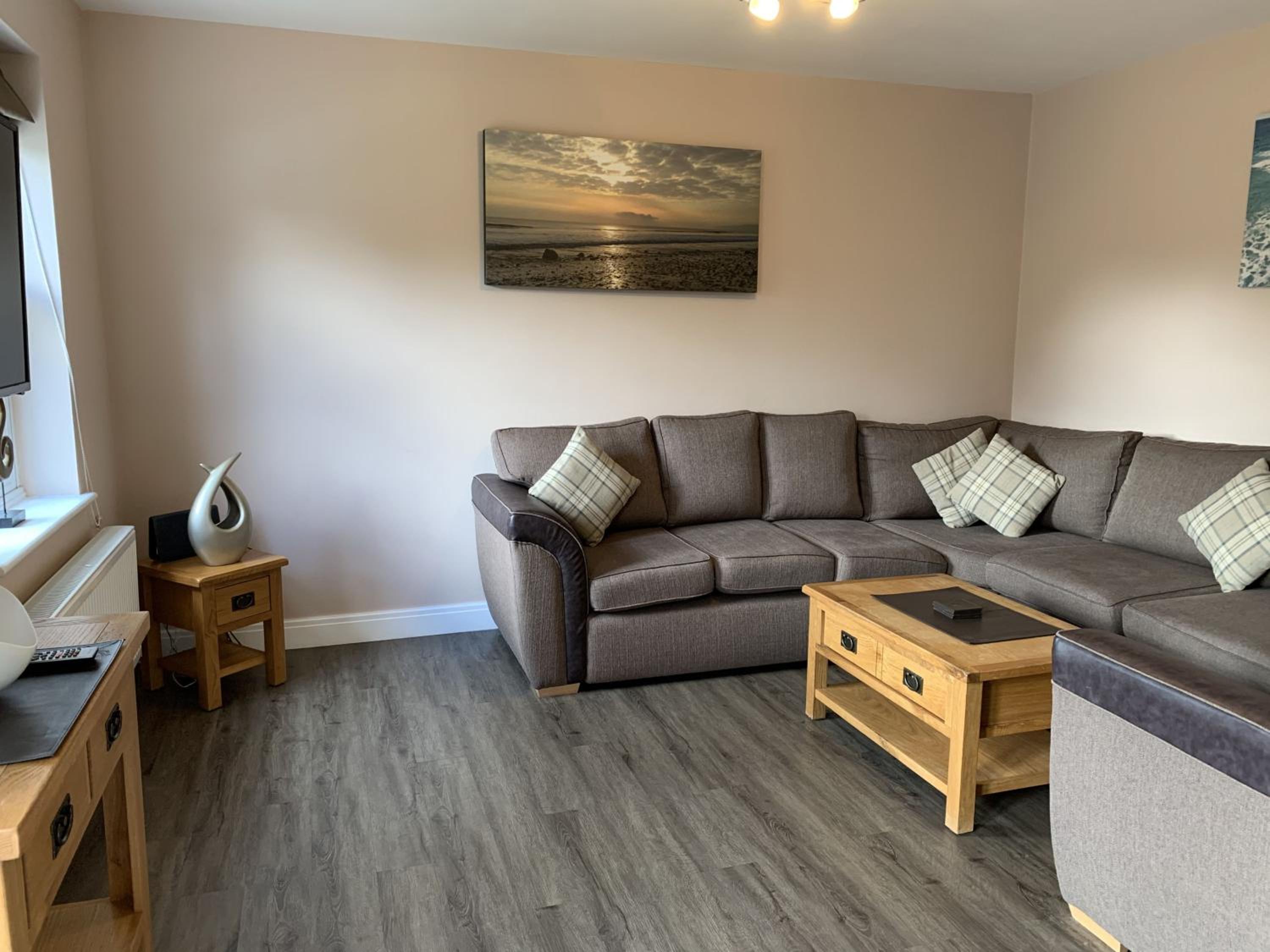 12 Green Close at The Bay Filey, sleeps 8, 2 dogs welcome for free too view 2