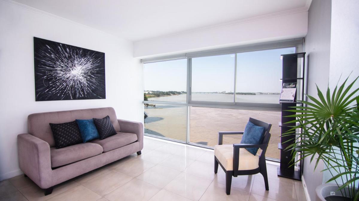 Riverfront II, piso 2, suite vista al rio, Puerto Santa Ana, Guayaquil view 2