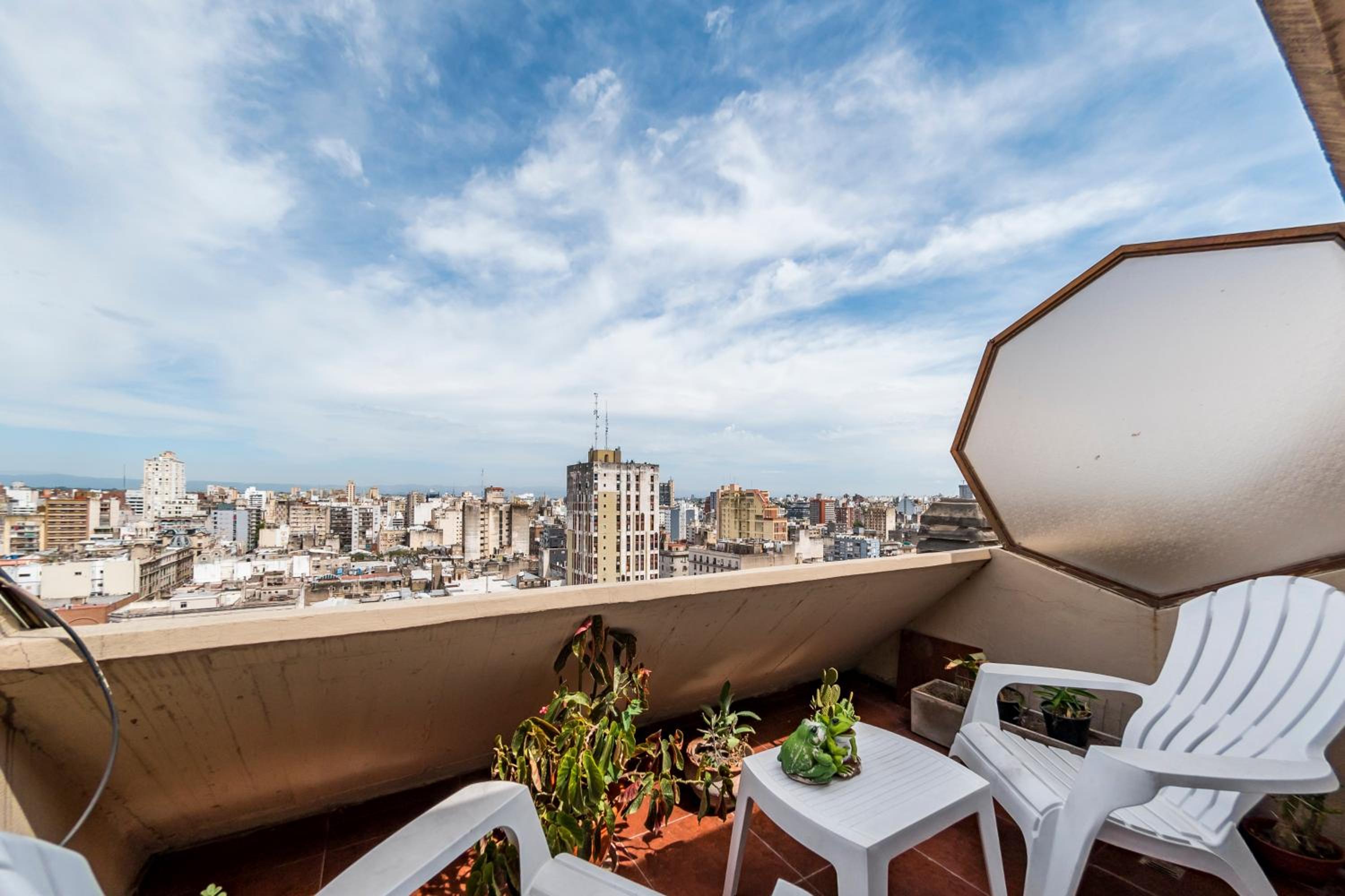 Rivadavia 138 - B Centro - Elegante con Balcón y Vista
