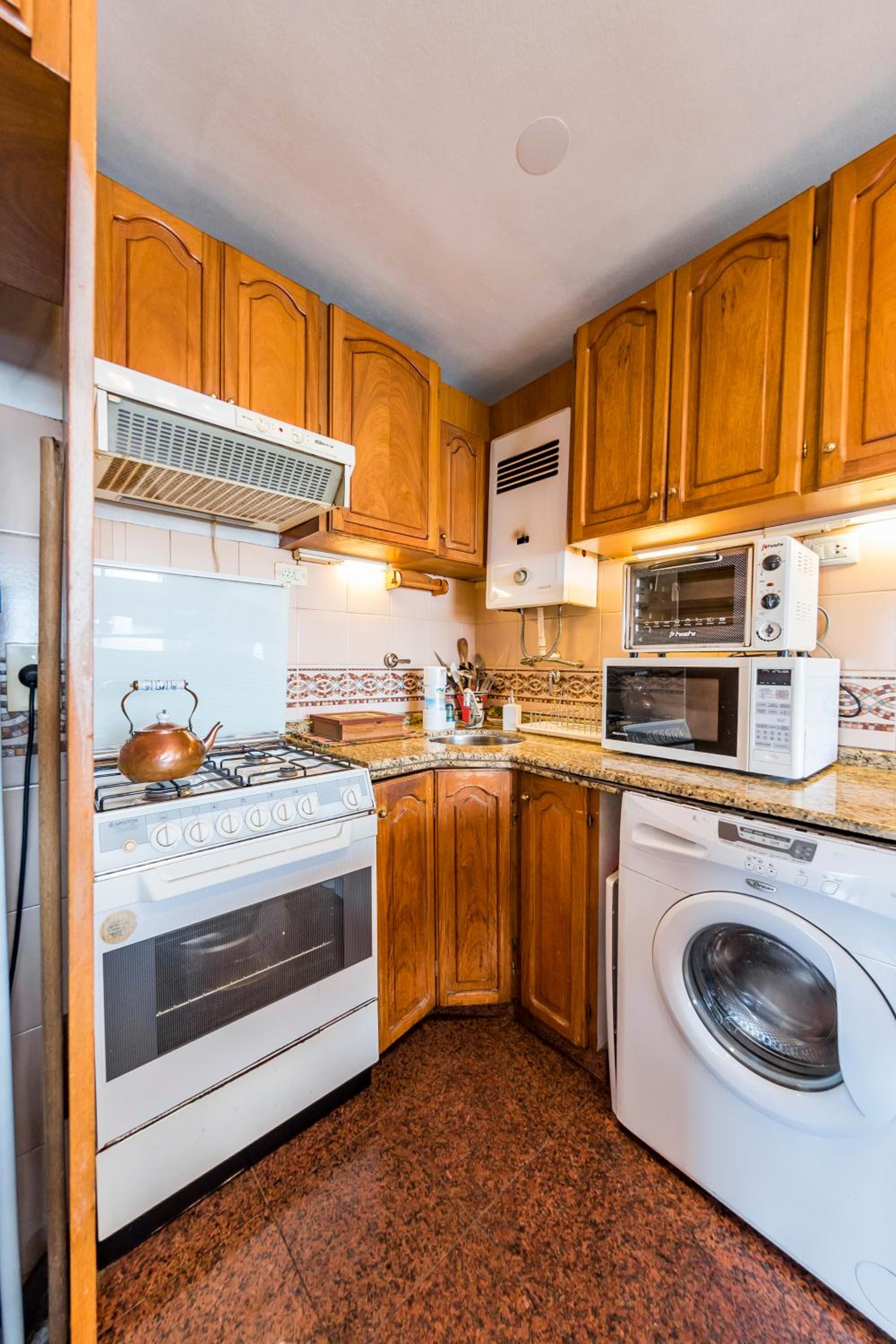 Rivadavia 138 - B Centro - Elegante con Balcón y Vista