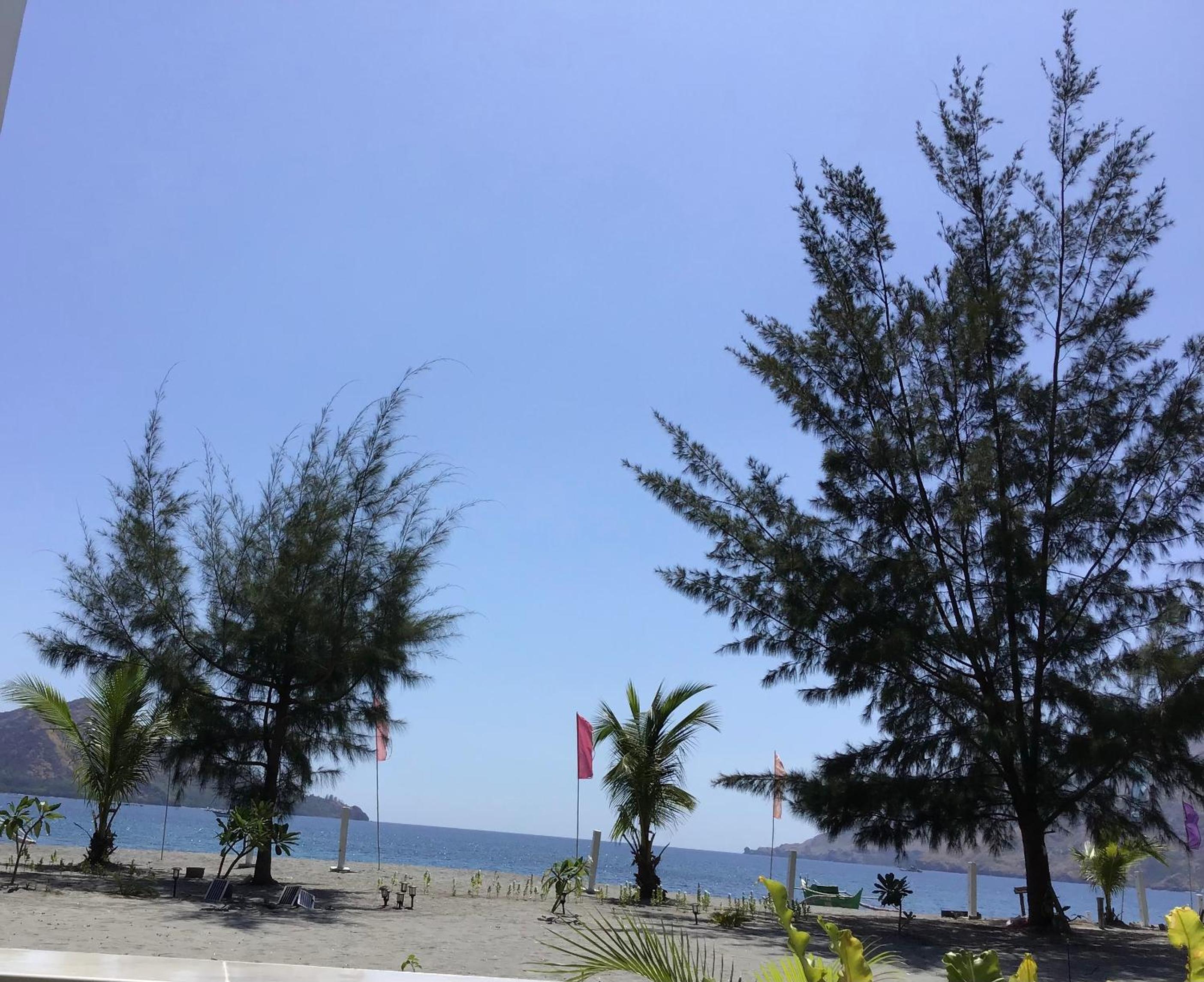 La Cala Beach House at Puerto Silanguin