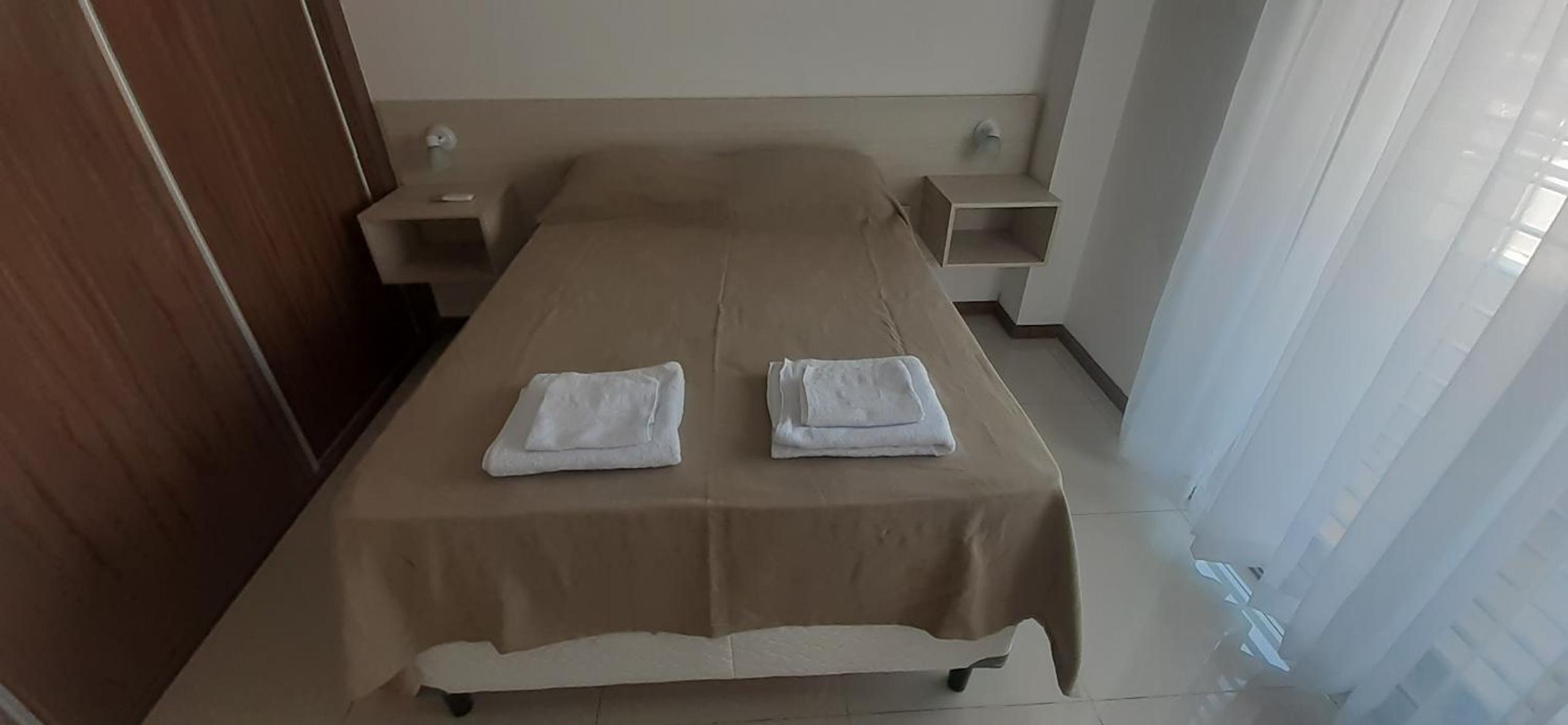 Paz Apartments