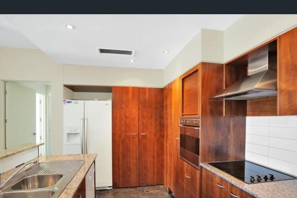 Three bedroom apartment in Sebel complex- on site restaurant, room service, gym and parking