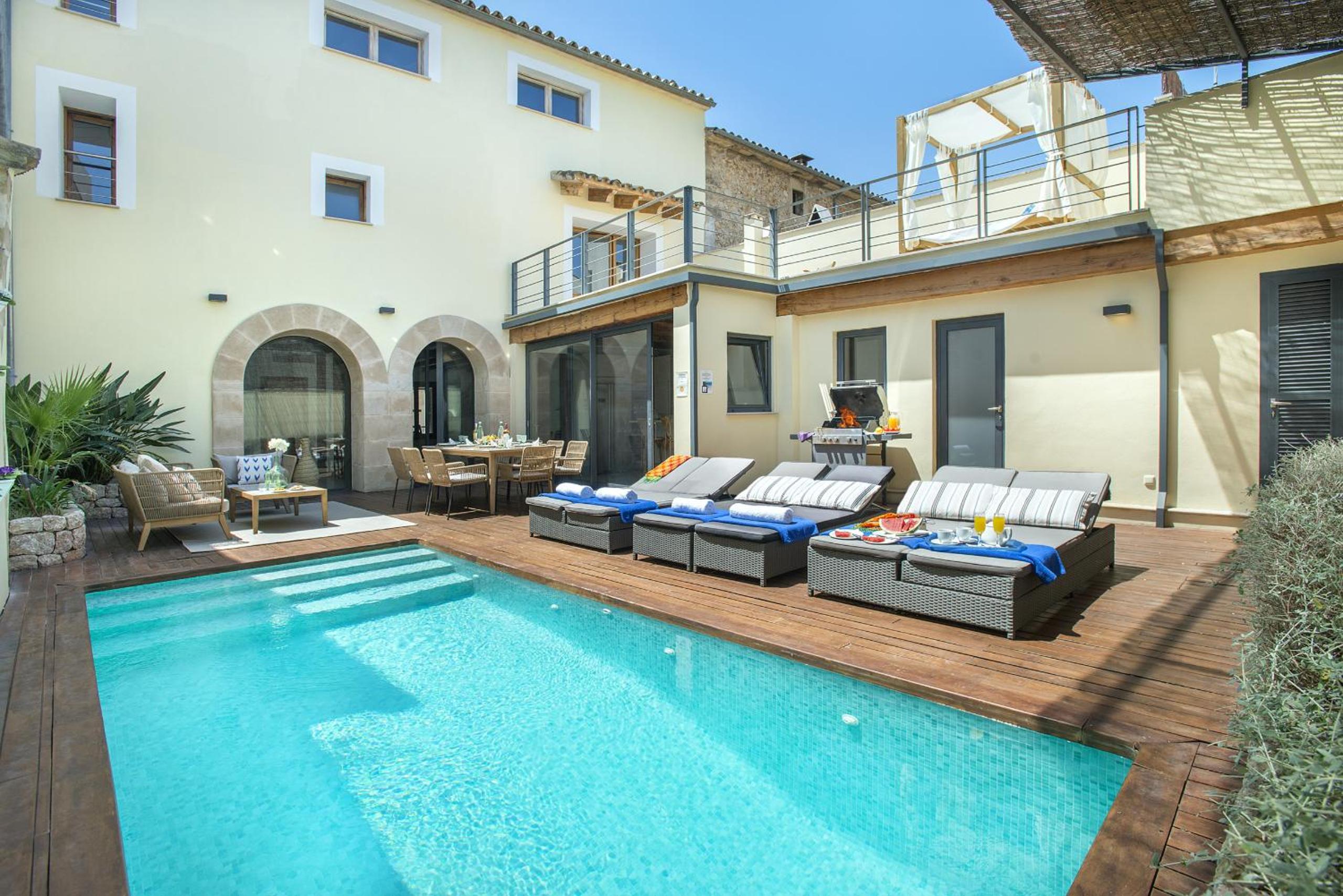 Owl Booking Villa Alvarez - 5 Min Walk to Old Town Center photo 4
