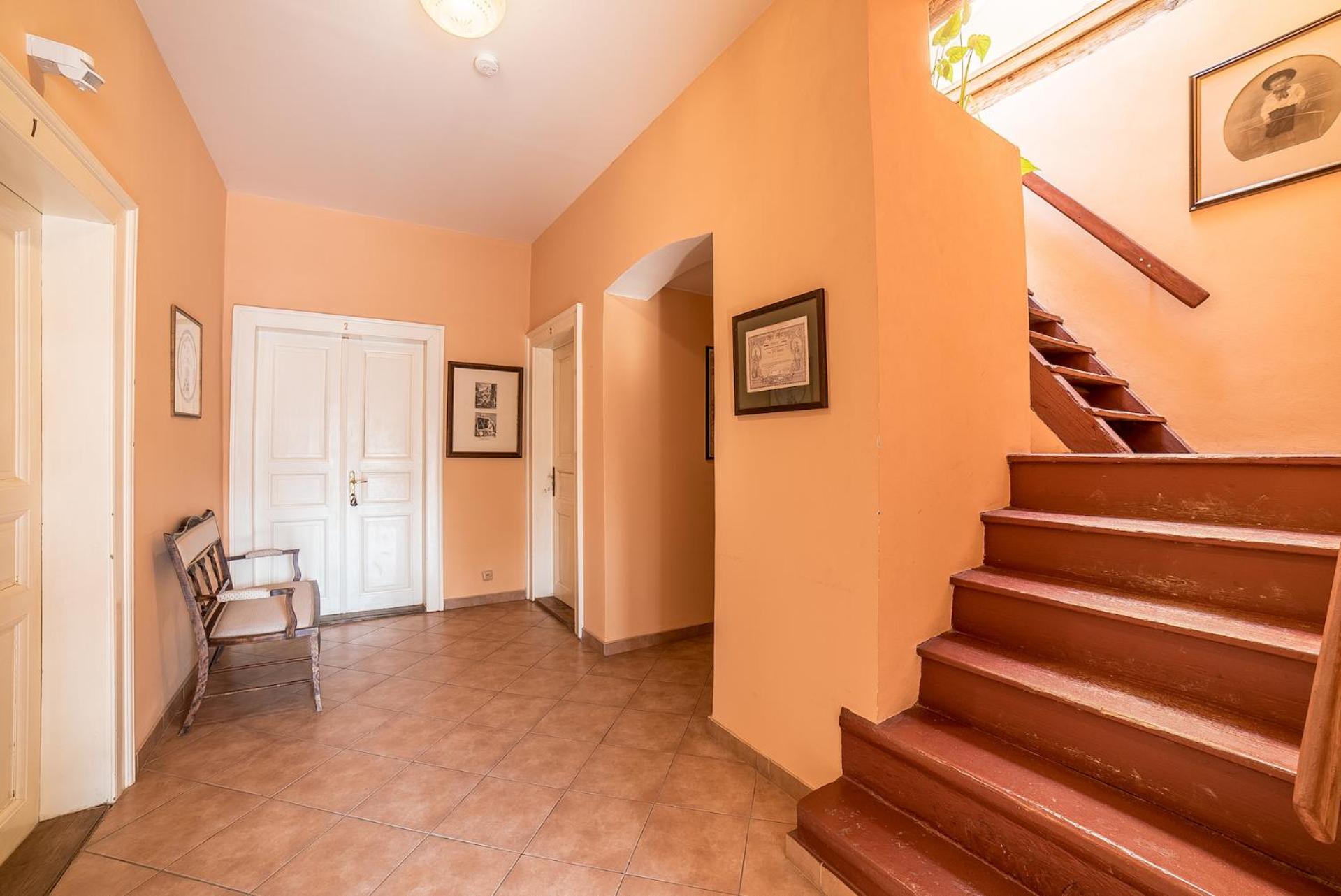 Antonio Residence