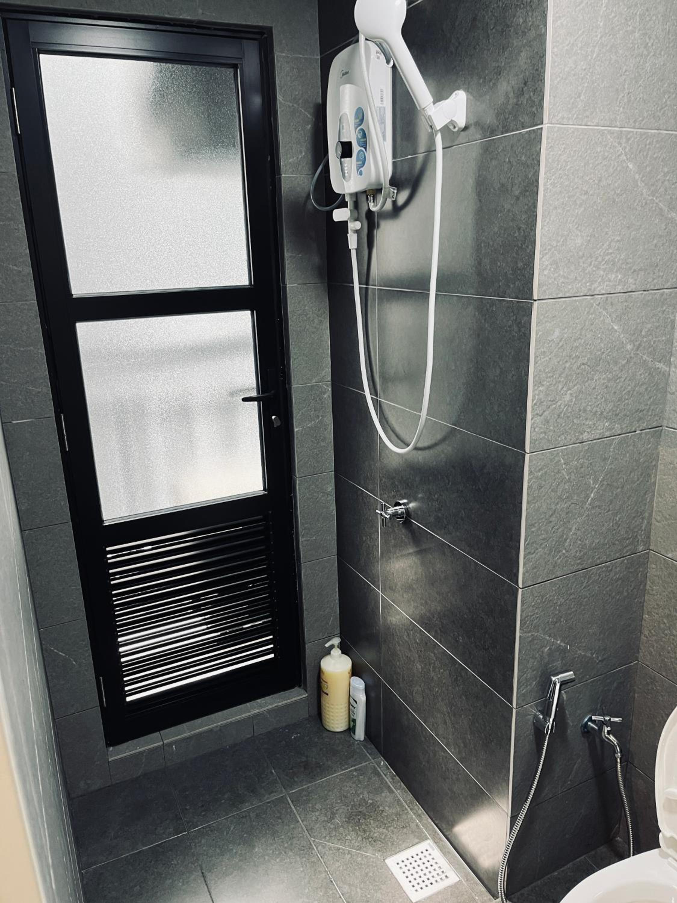 Maxim 2 bedrooms MRT station Cheras Kuala Lumpur HomeStay