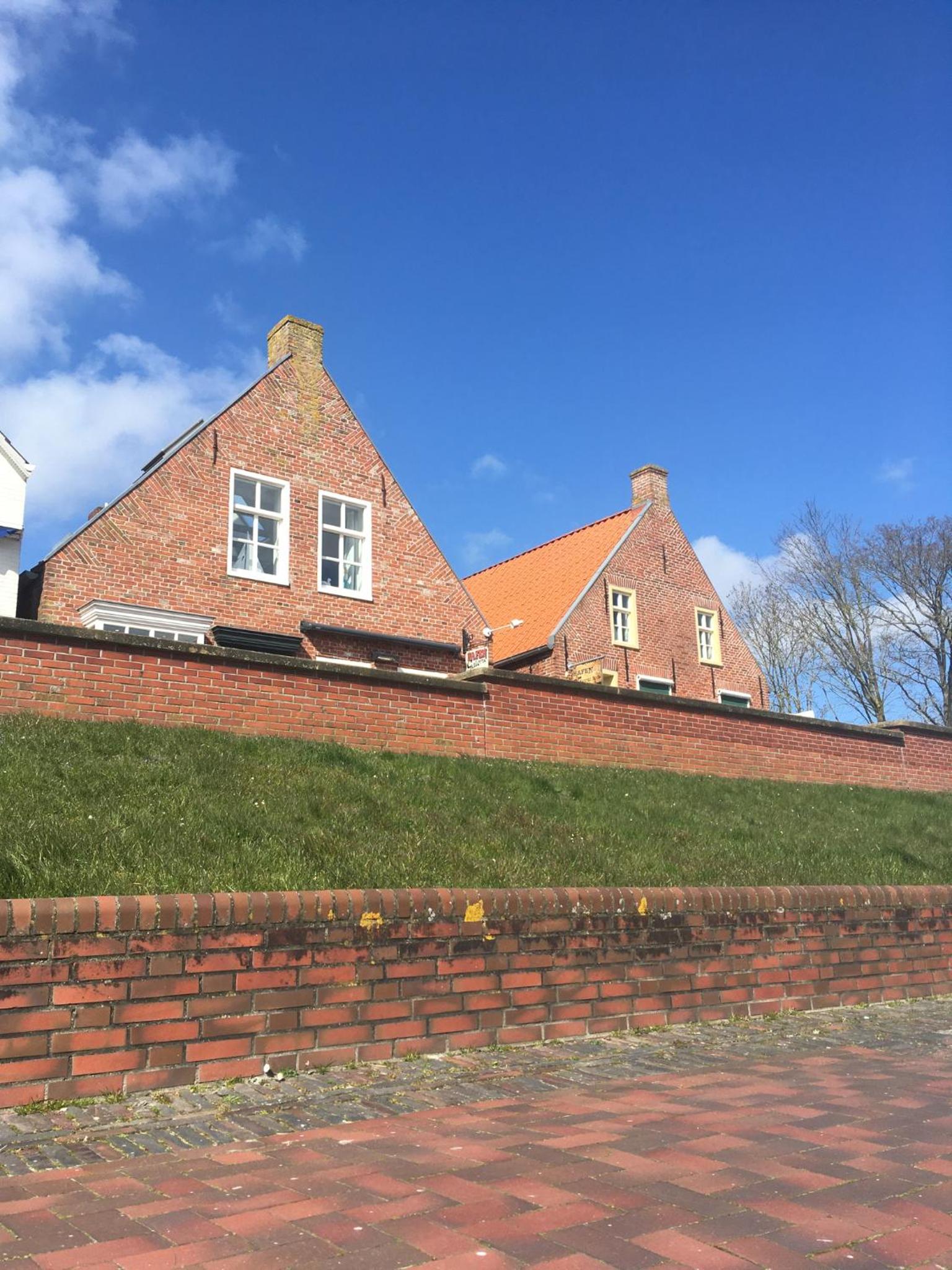 Kapitänshaus mit Hafenblick