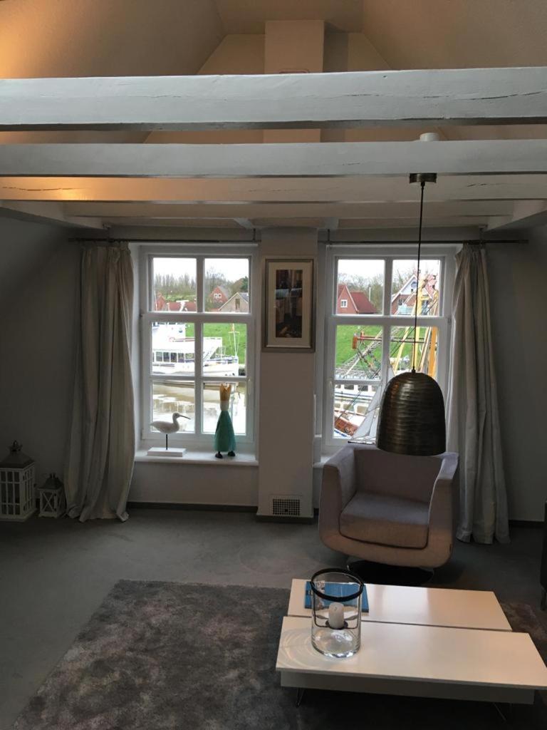 Kapitänshaus mit Hafenblick