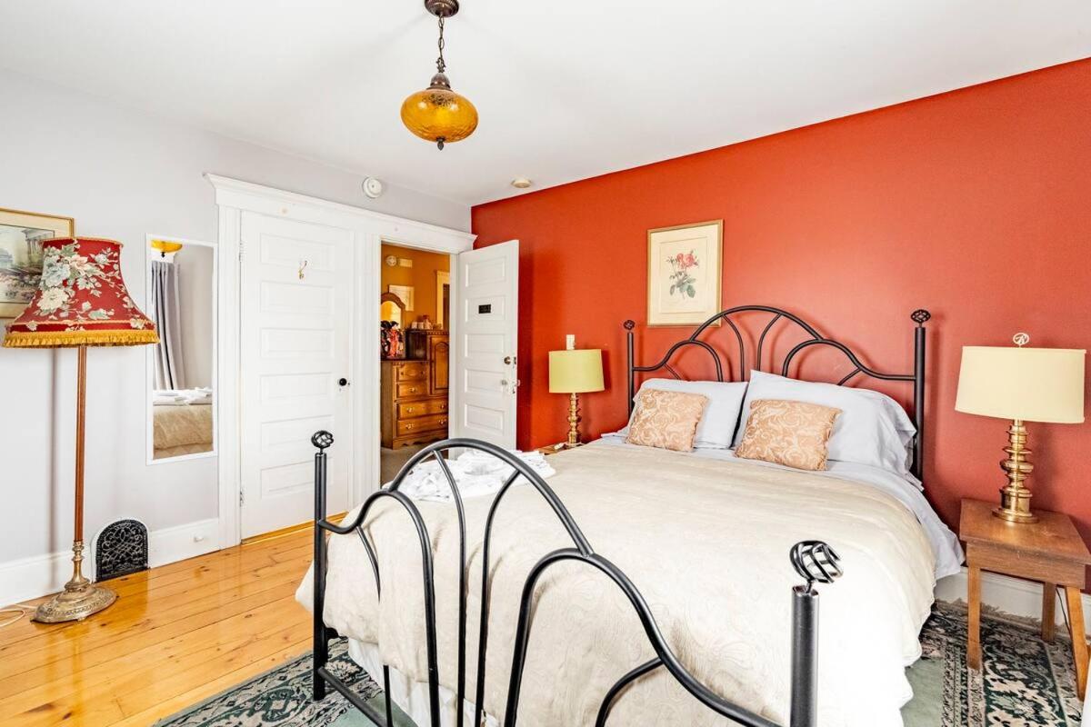 Ye Olde Walkerville Bed & Breakfast