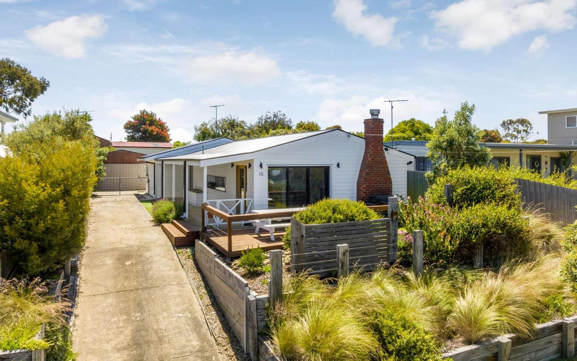 Sunset Shack - Sleeps 6 - Dog friendly!