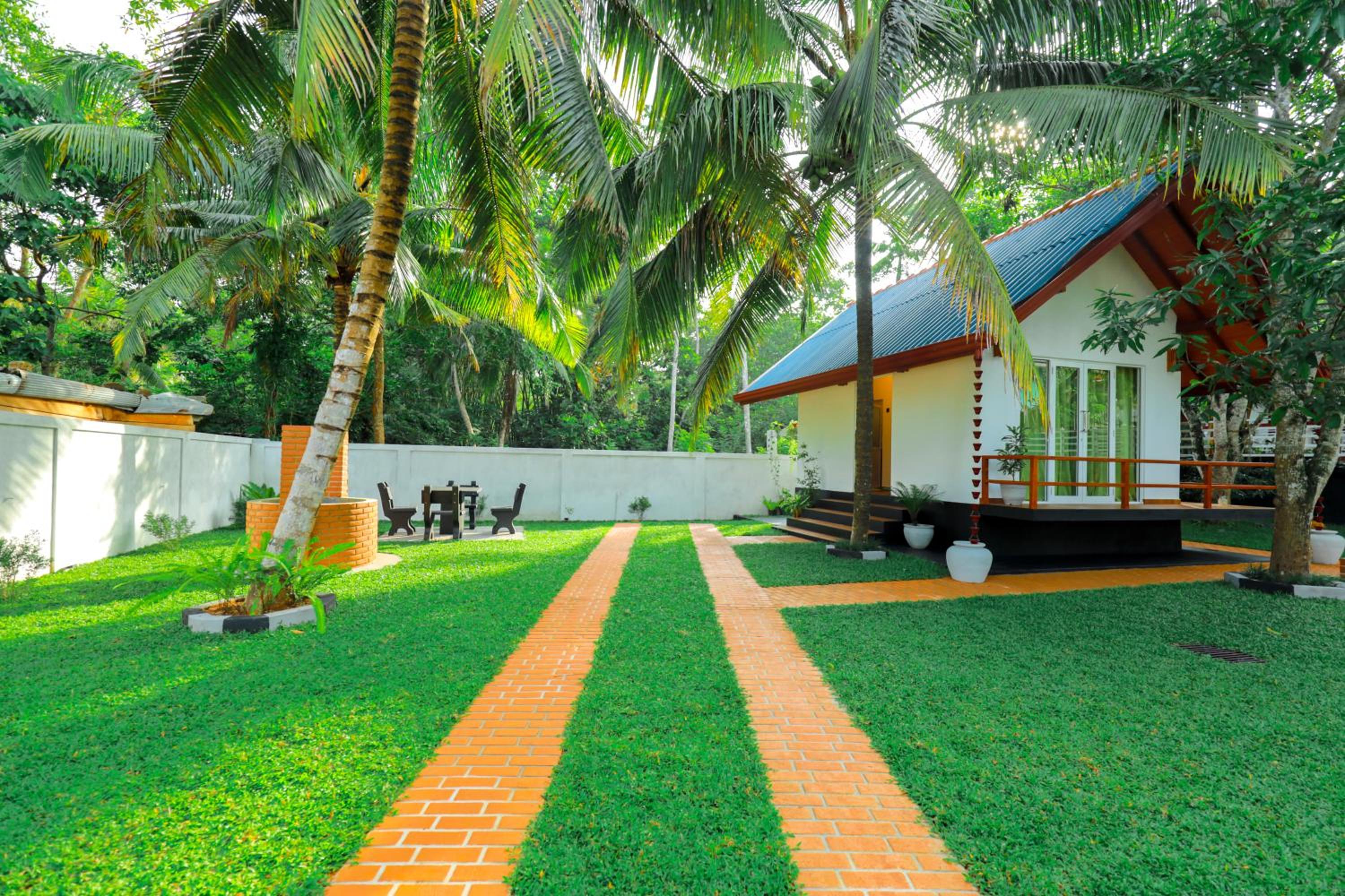 Kurumba Luxury Cabin