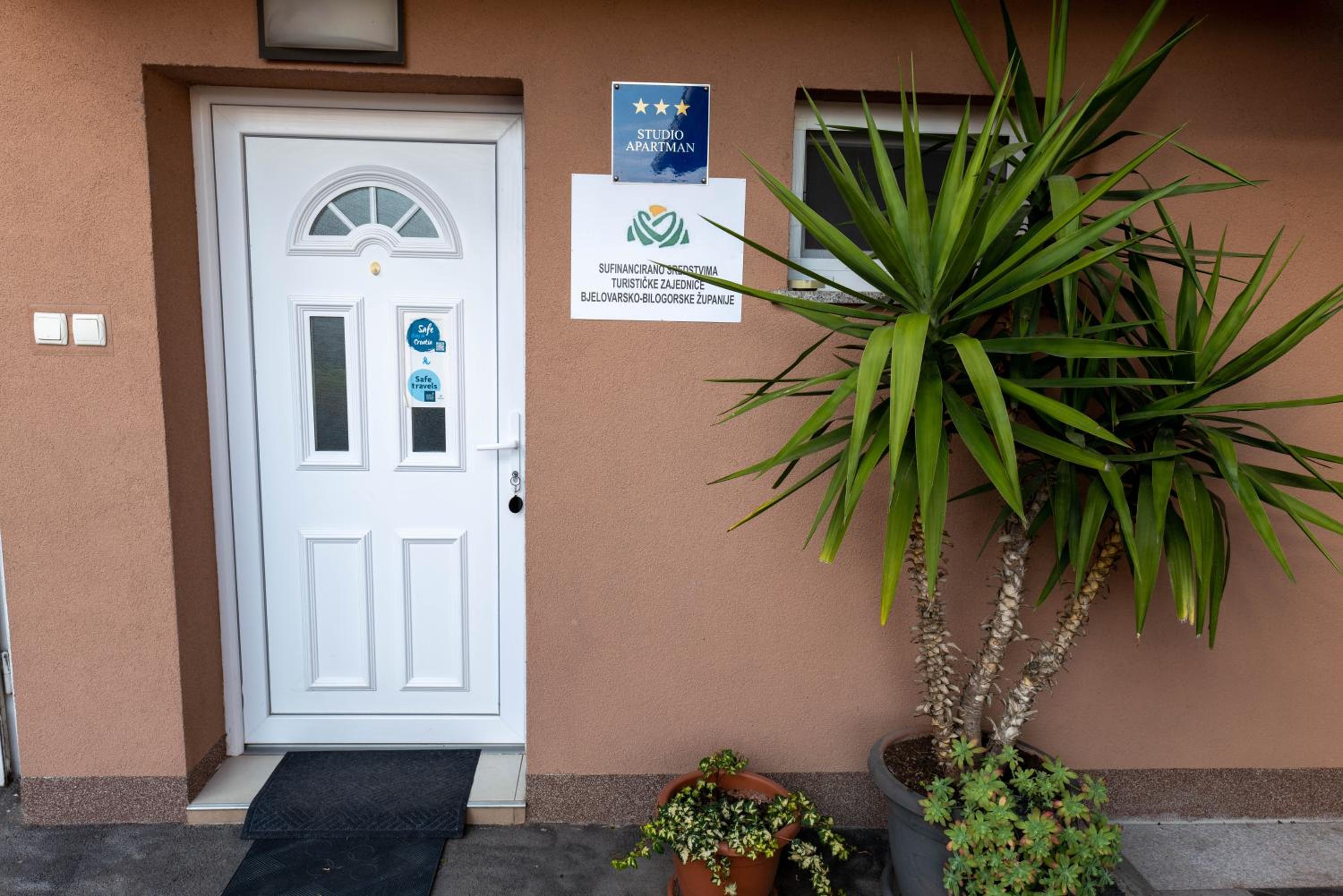 Hotel Studio apartmani "Štimac" - Image 1