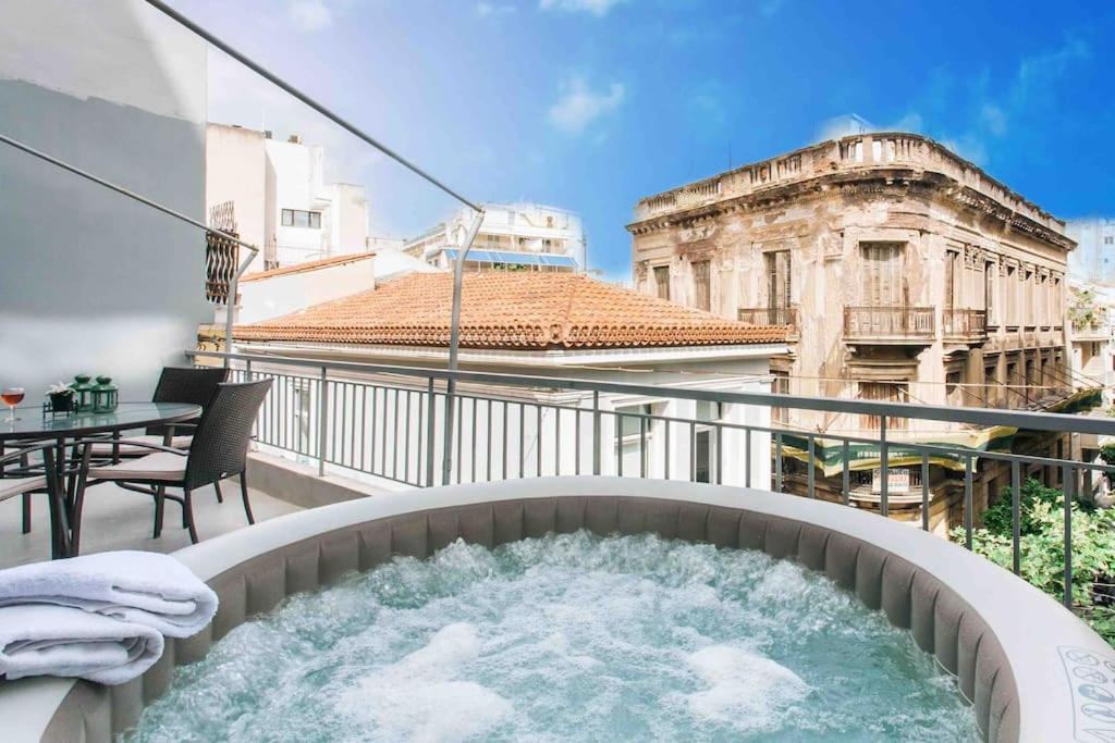 OpenAir HOT TUB/Big Balcony/Great Boutique Apt