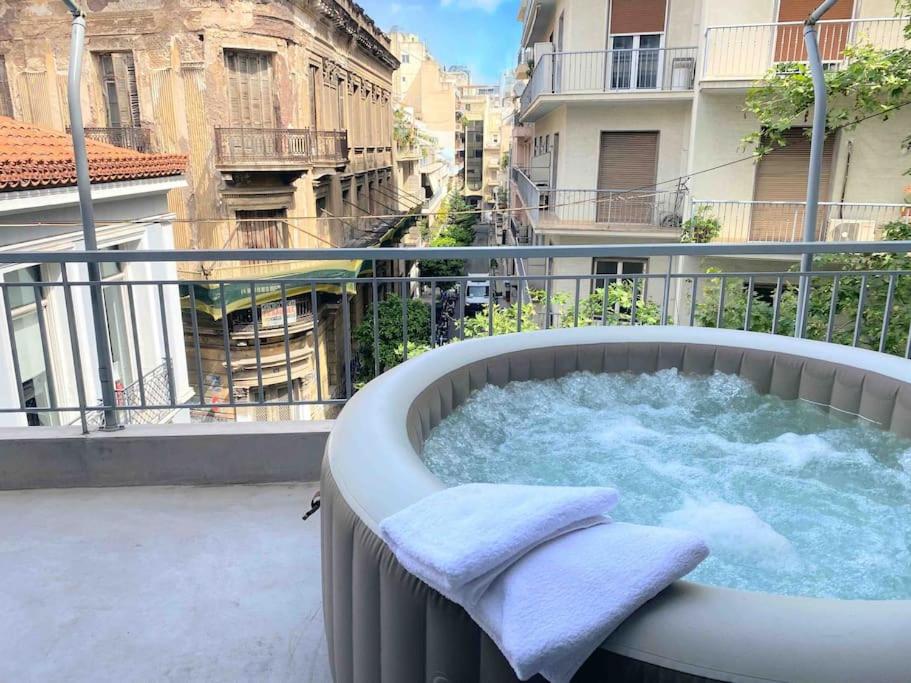 OpenAir HOT TUB/Big Balcony/Great Boutique Apt