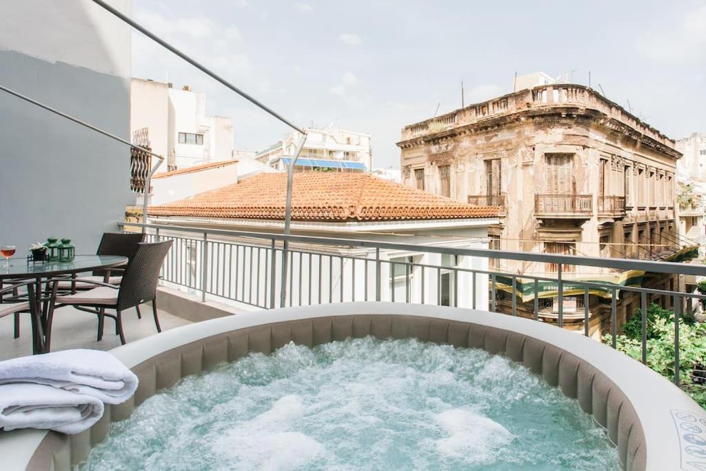 OpenAir HOT TUB/Big Balcony/Great Boutique Apt
