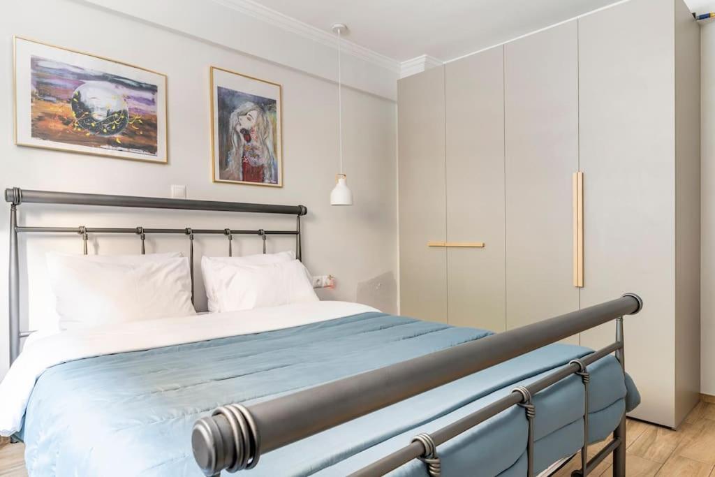 Amazing new Elegant Apt in the shadow of Acropolis (and Netflix)
