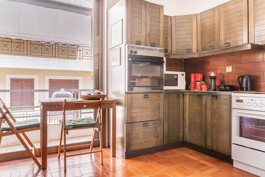 Unique Spacious new 3BDR apt in Mouson/Filopappou