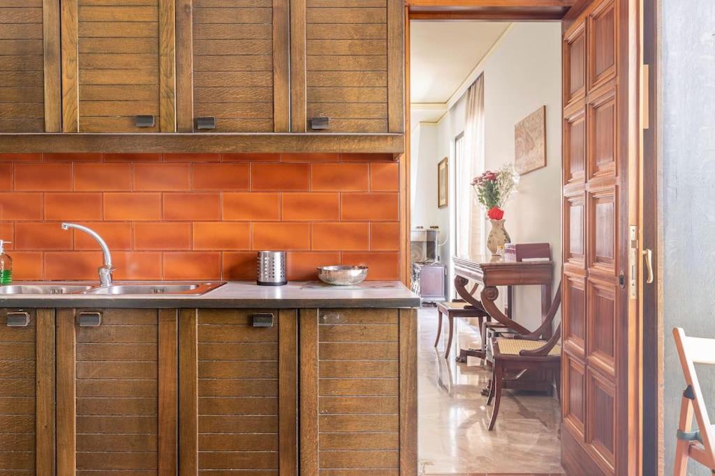 Unique Spacious new 3BDR apt in Mouson/Filopappou