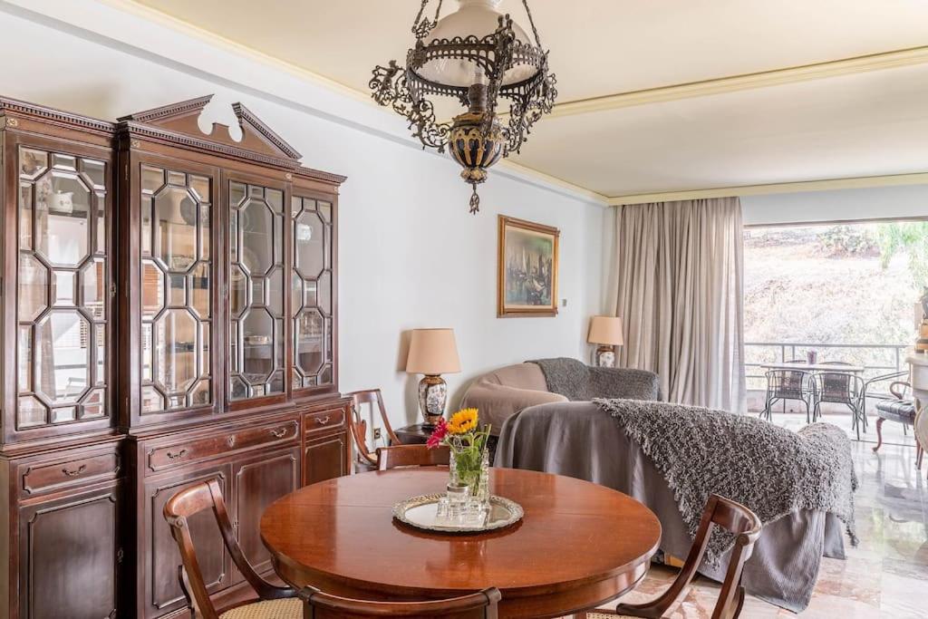 Unique Spacious new 3BDR apt in Mouson/Filopappou